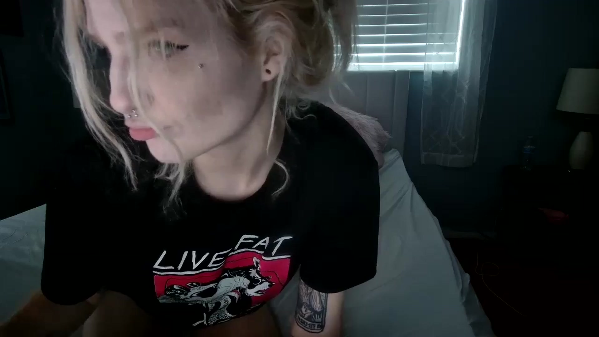 Gallery image thumbnail from DuckChan0's myfreecams stream on, 02/02/2024, 18:24 image 18 of 20