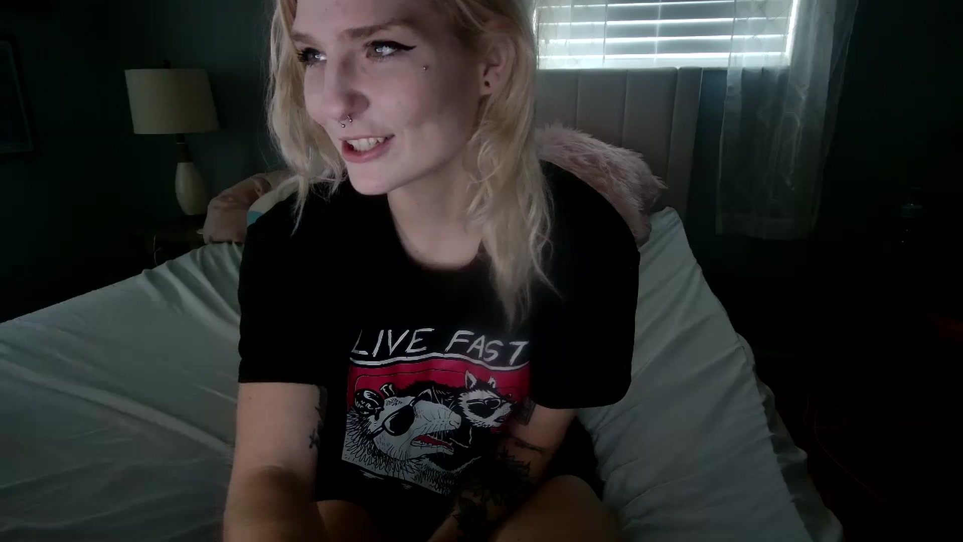 Gallery image thumbnail from DuckChan0's myfreecams stream on, 02/02/2024, 19:06 image 10 of 20