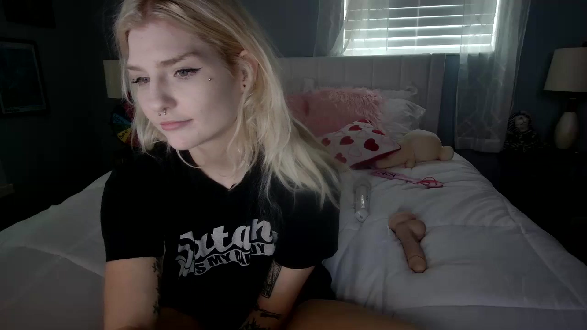 Gallery image thumbnail from DuckChan0's myfreecams stream on, 02/04/2024, 20:04 image 2 of 20