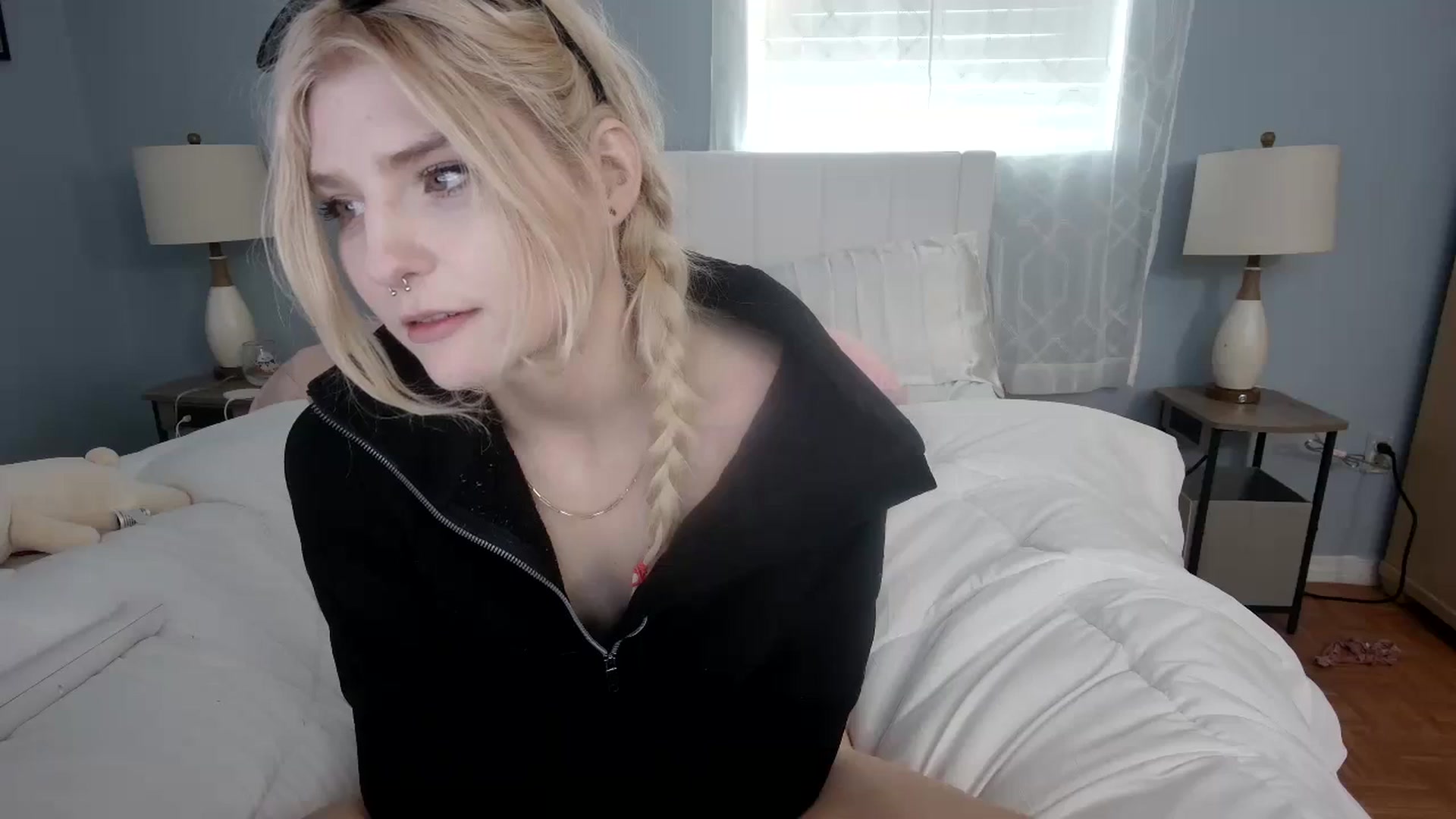 Gallery image thumbnail from DuckChan0's myfreecams stream on, 02/06/2024, 16:58 image 18 of 20