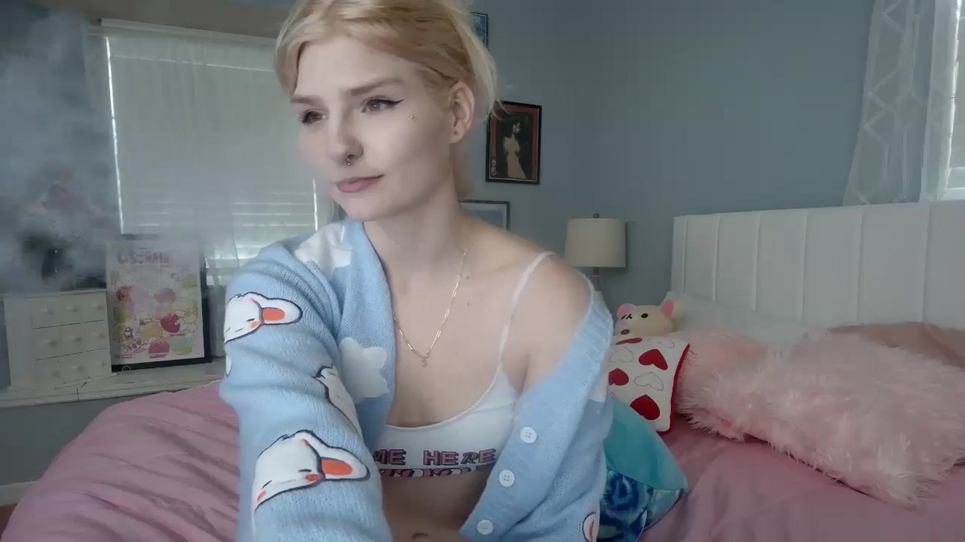 Gallery image thumbnail from DuckChan0's myfreecams stream on, 02/18/2024, 18:23 image 14 of 20