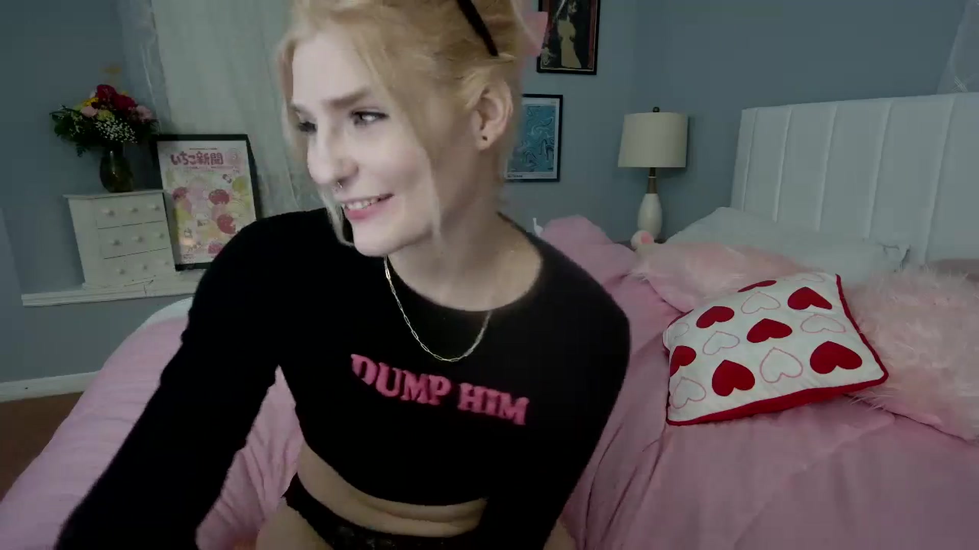 Gallery image thumbnail from DuckChan0's myfreecams stream on, 02/18/2024, 23:32 image 15 of 20