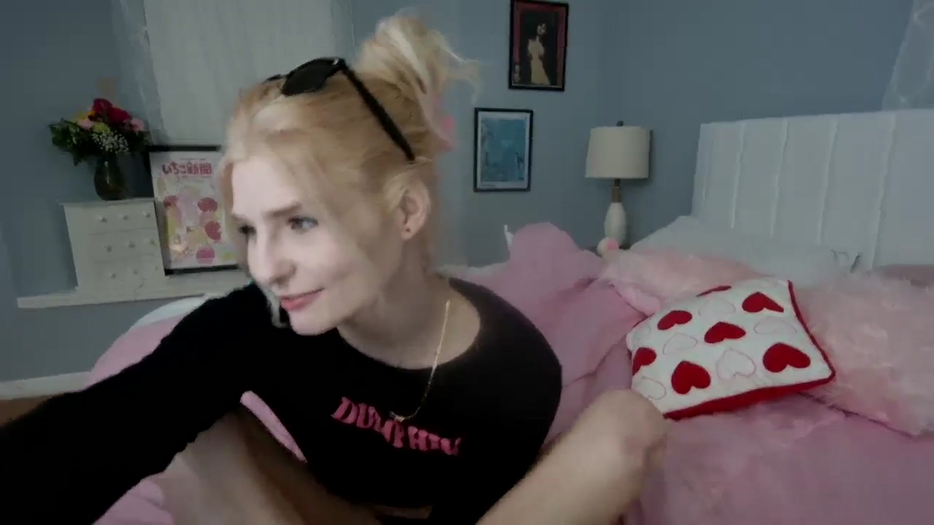 Gallery image thumbnail from DuckChan0's myfreecams stream on, 02/18/2024, 23:32 image 19 of 20