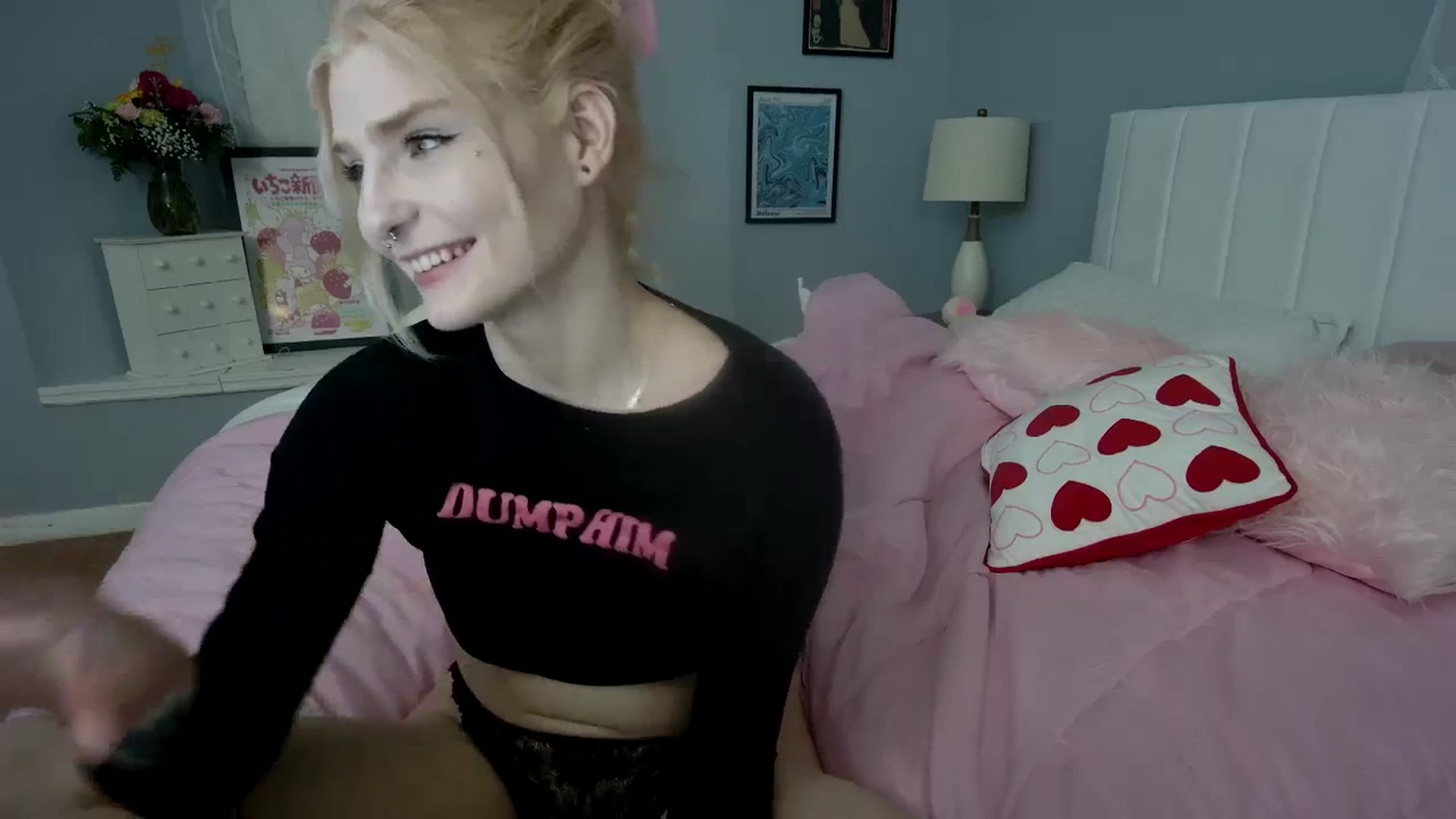 Gallery image thumbnail from DuckChan0's myfreecams stream on, 02/18/2024, 23:32 image 3 of 20