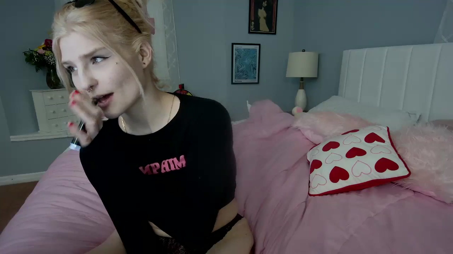Gallery image thumbnail from DuckChan0's myfreecams stream on, 02/18/2024, 23:32 image 12 of 20