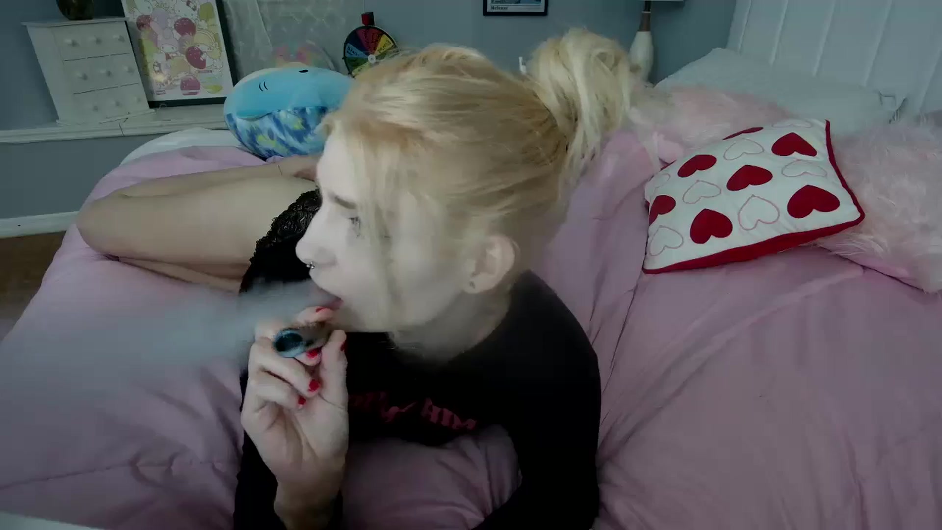 Gallery image thumbnail from DuckChan0's myfreecams stream on, 02/18/2024, 23:32 image 4 of 20