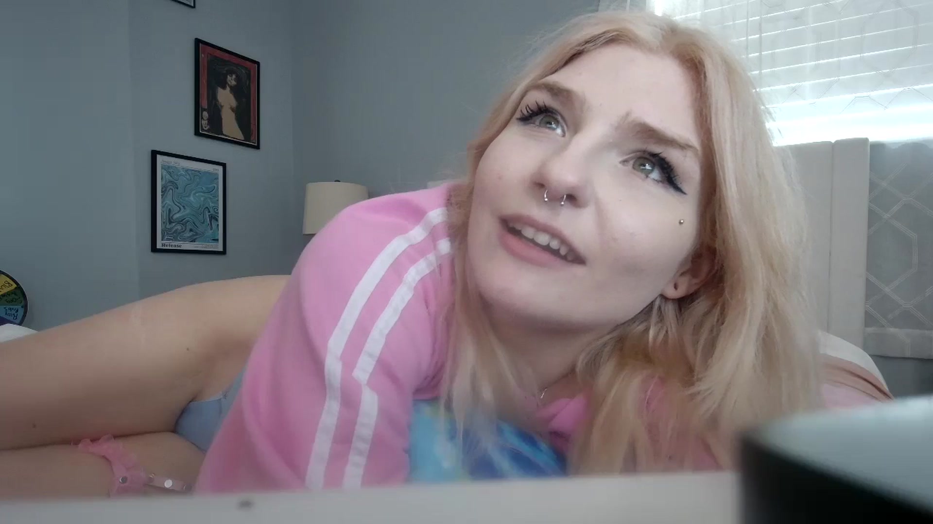 Gallery image thumbnail from DuckChan0's myfreecams stream on, 02/19/2024, 17:15 image 9 of 20