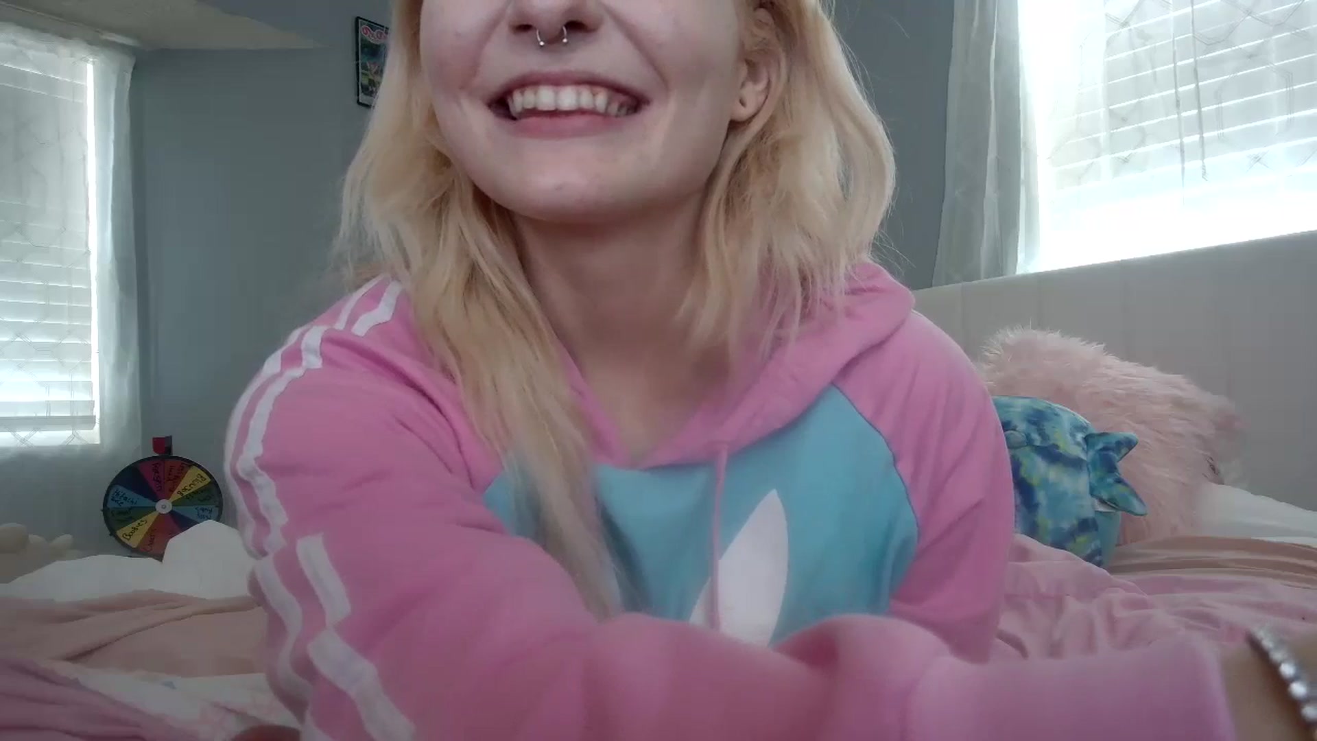 Gallery image thumbnail from DuckChan0's myfreecams stream on, 02/19/2024, 17:15 image 18 of 20