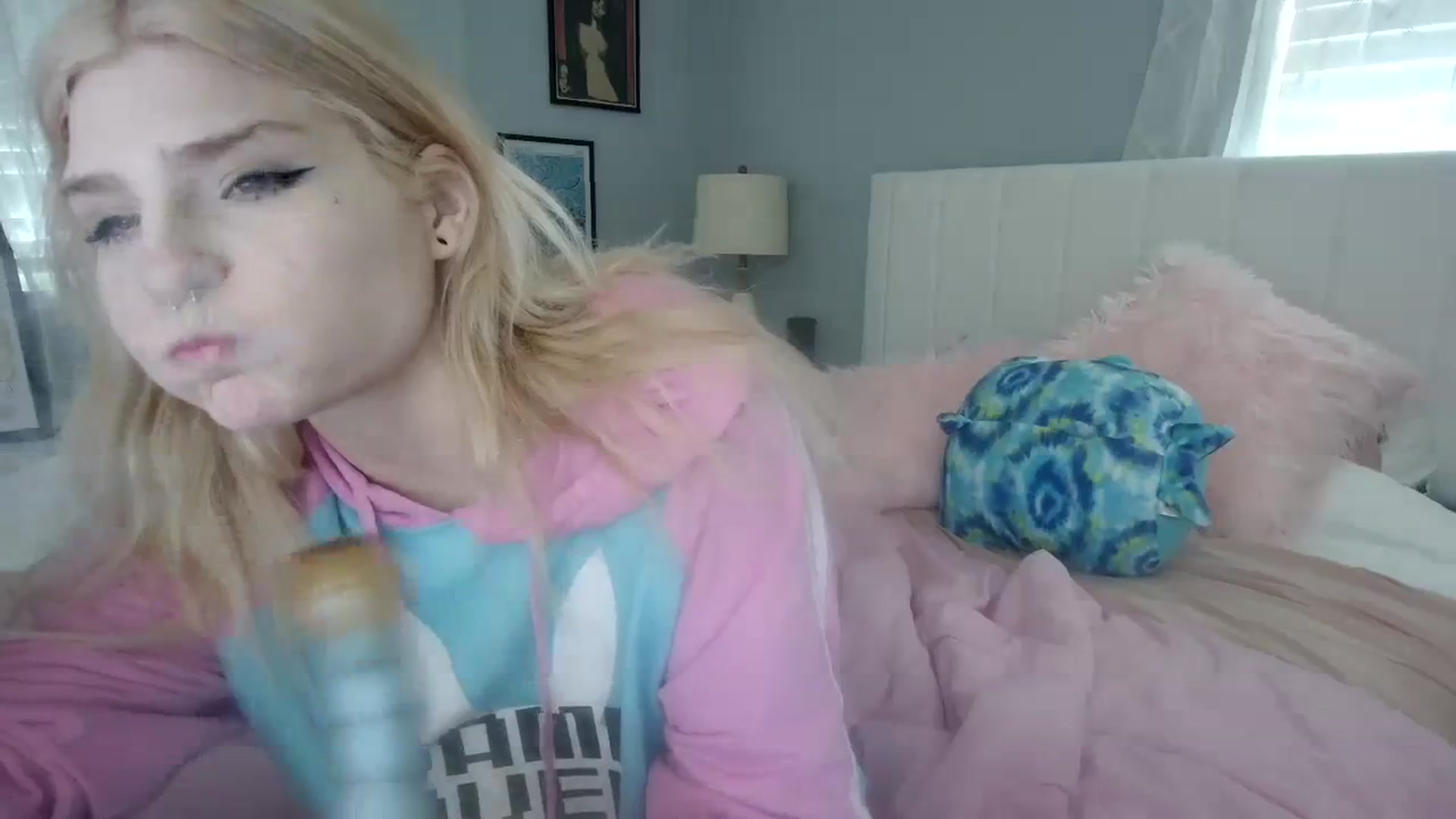 Gallery image thumbnail from DuckChan0's myfreecams stream on, 02/19/2024, 17:15 image 14 of 20