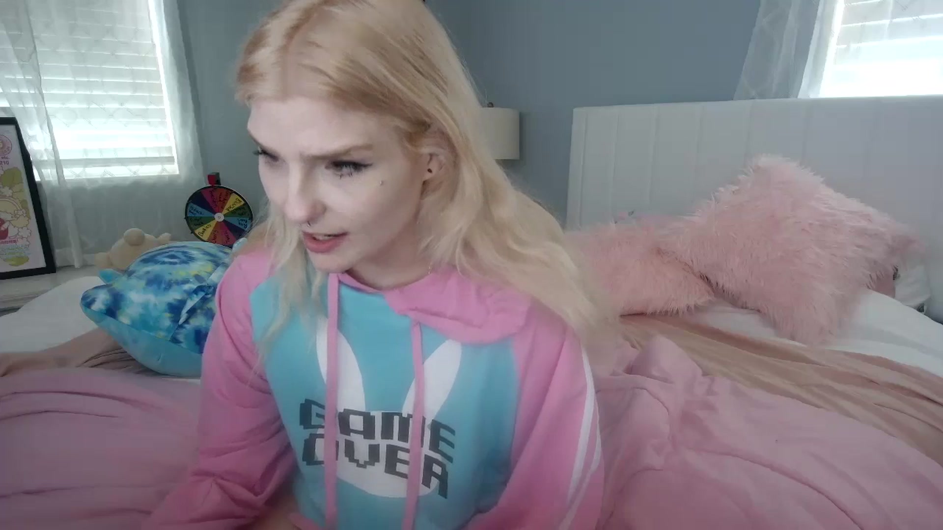 Gallery image thumbnail from DuckChan0's myfreecams stream on, 02/19/2024, 17:15 image 4 of 20