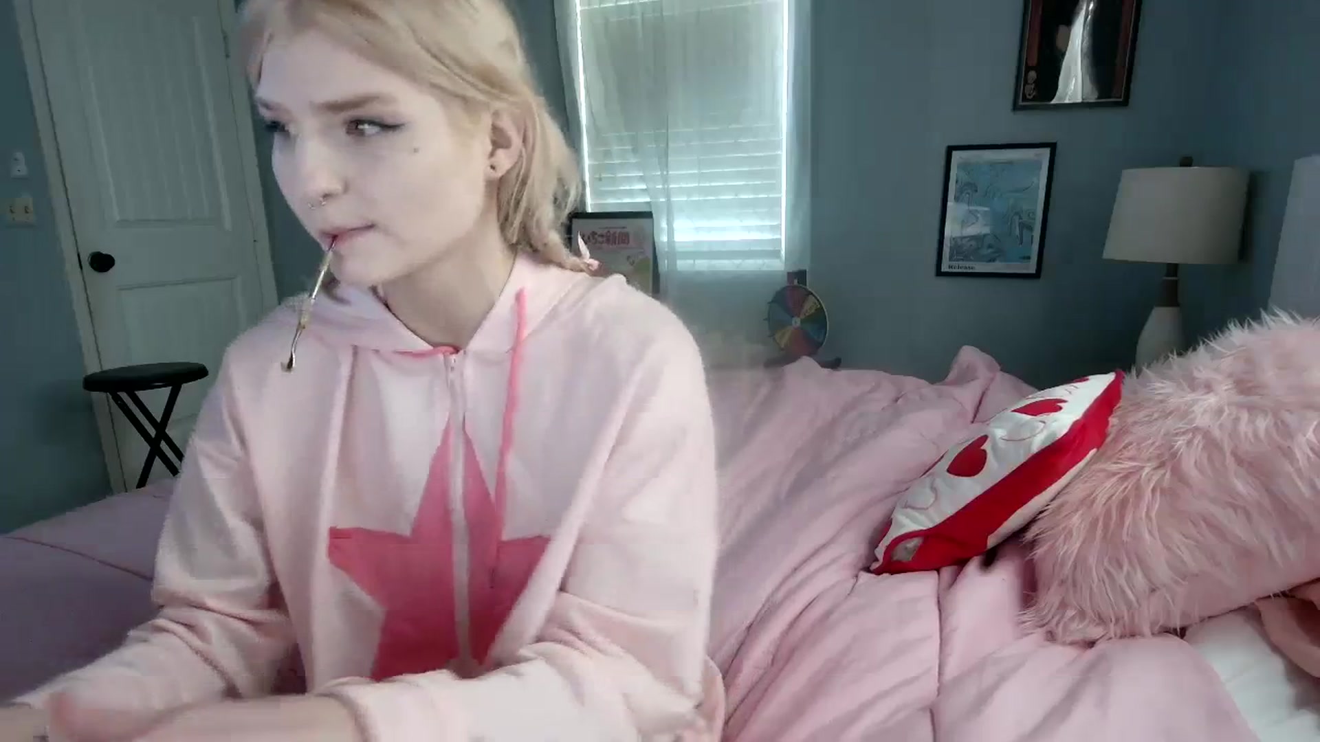Gallery image thumbnail from DuckChan0's myfreecams stream on, 02/20/2024, 16:56 image 5 of 20