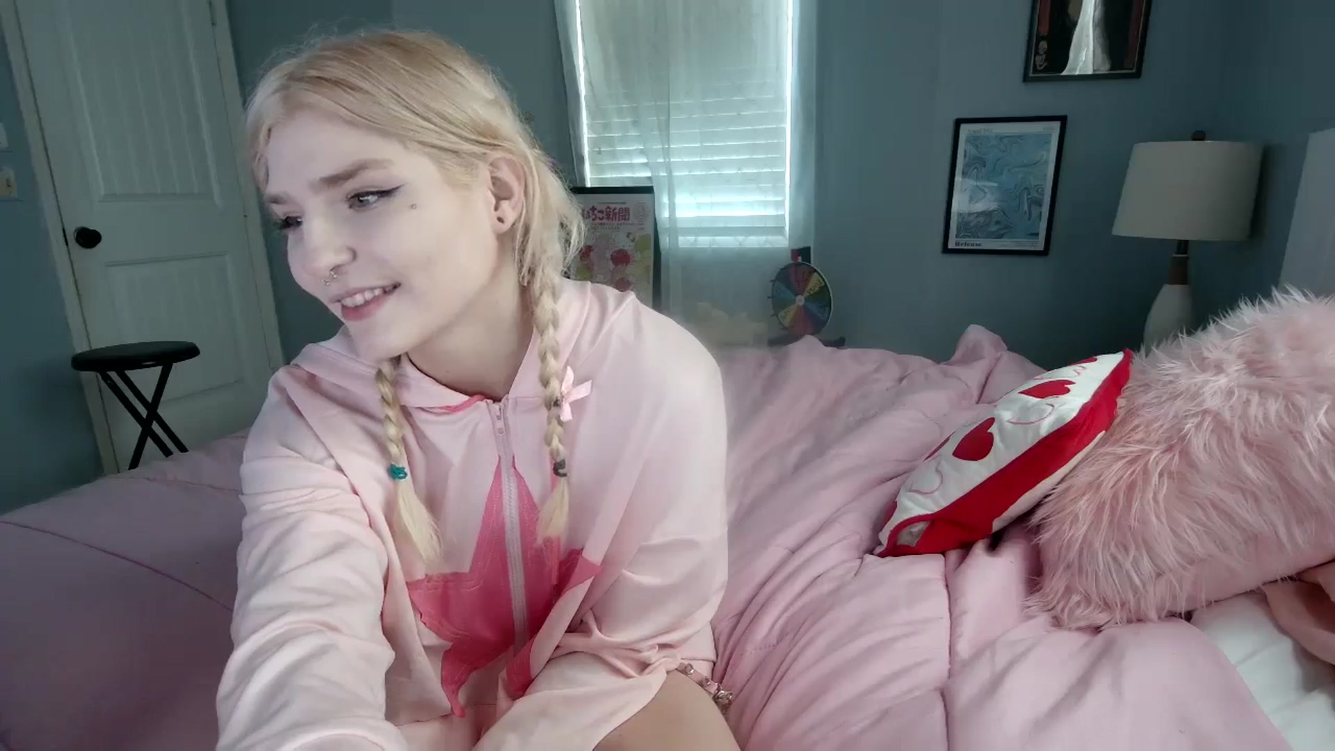 Gallery image thumbnail from DuckChan0's myfreecams stream on, 02/20/2024, 16:56 image 8 of 20