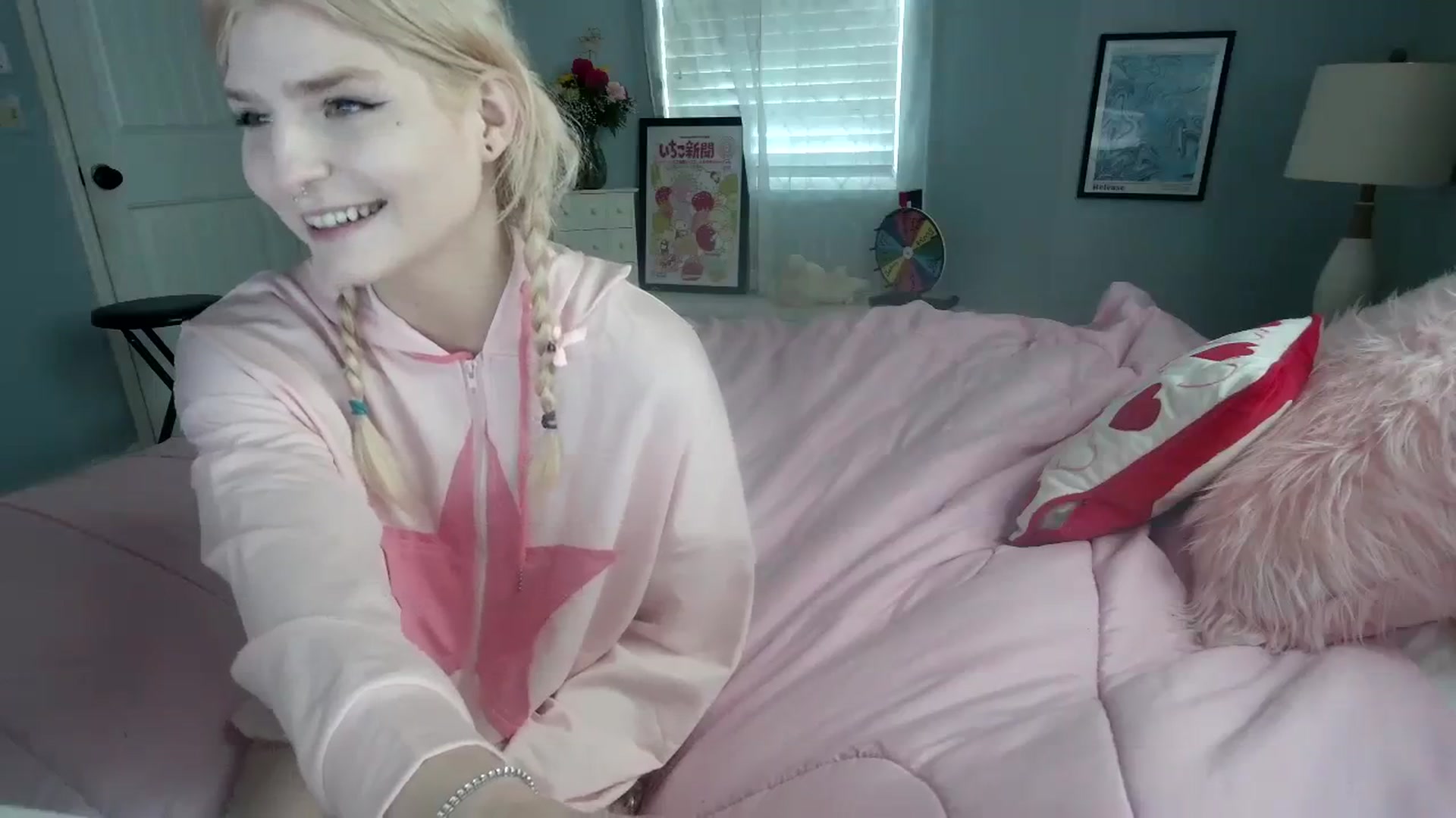 Gallery image thumbnail from DuckChan0's myfreecams stream on, 02/20/2024, 16:56 image 3 of 20