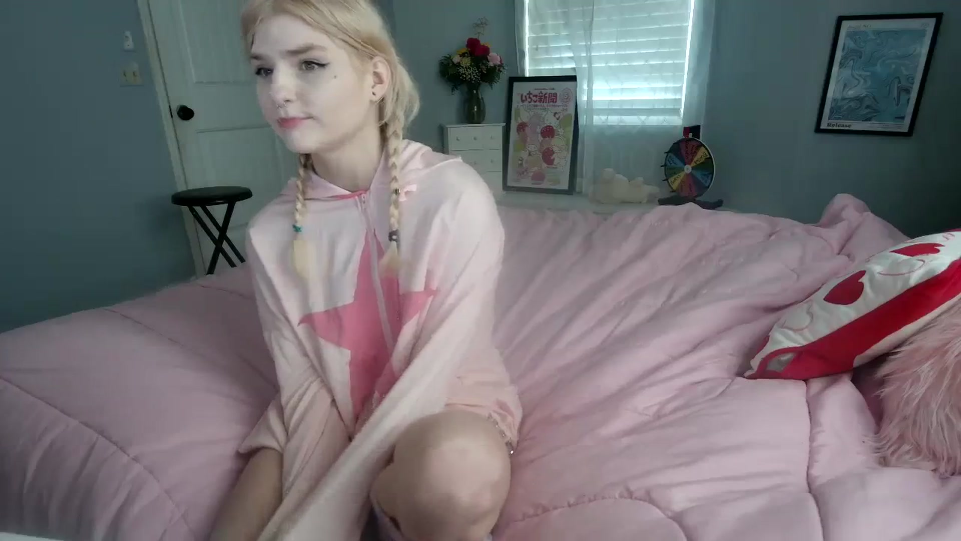 Gallery image thumbnail from DuckChan0's myfreecams stream on, 02/20/2024, 16:56 image 2 of 20
