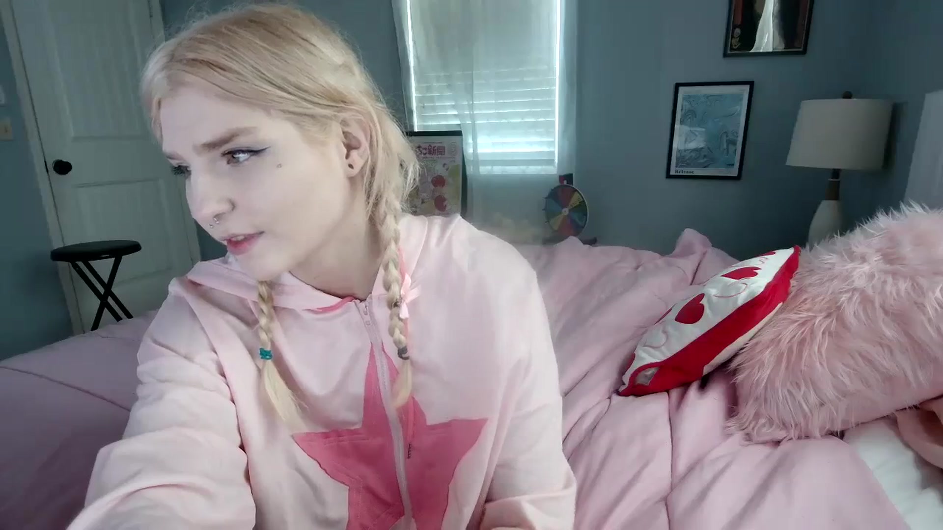 Gallery image thumbnail from DuckChan0's myfreecams stream on, 02/20/2024, 16:56 image 7 of 20