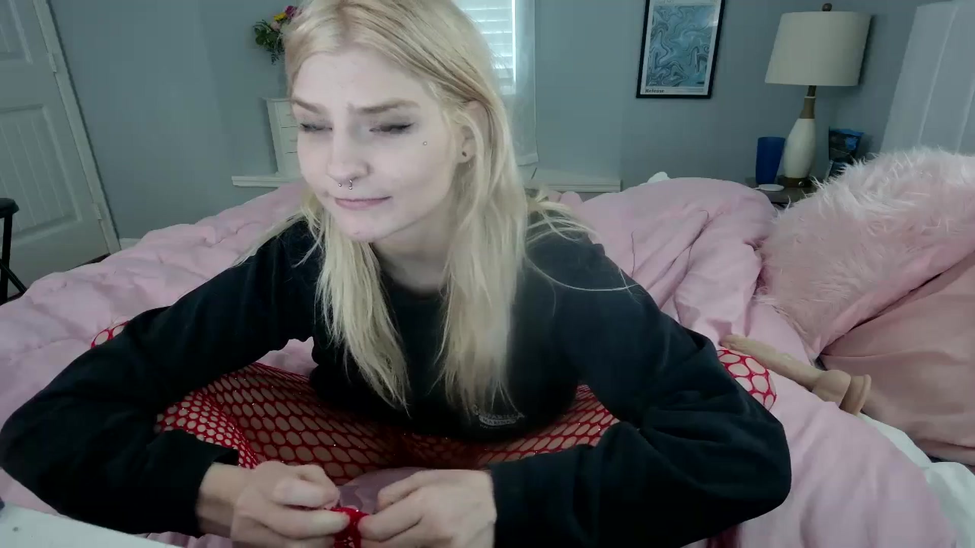 Gallery image thumbnail from DuckChan0's myfreecams stream on, 02/21/2024, 17:55 image 15 of 20
