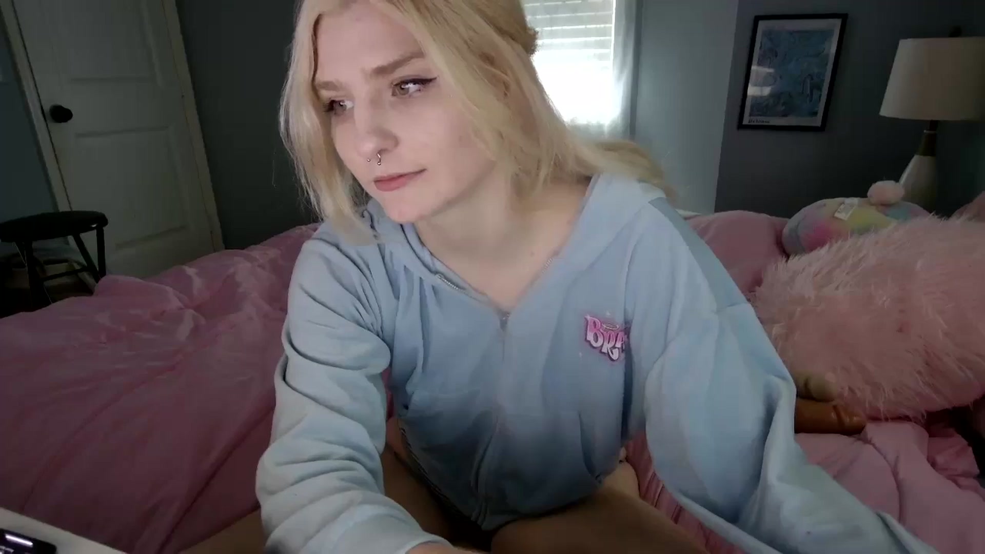 Gallery image thumbnail from DuckChan0's myfreecams stream on, 02/22/2024, 18:41 image 2 of 20