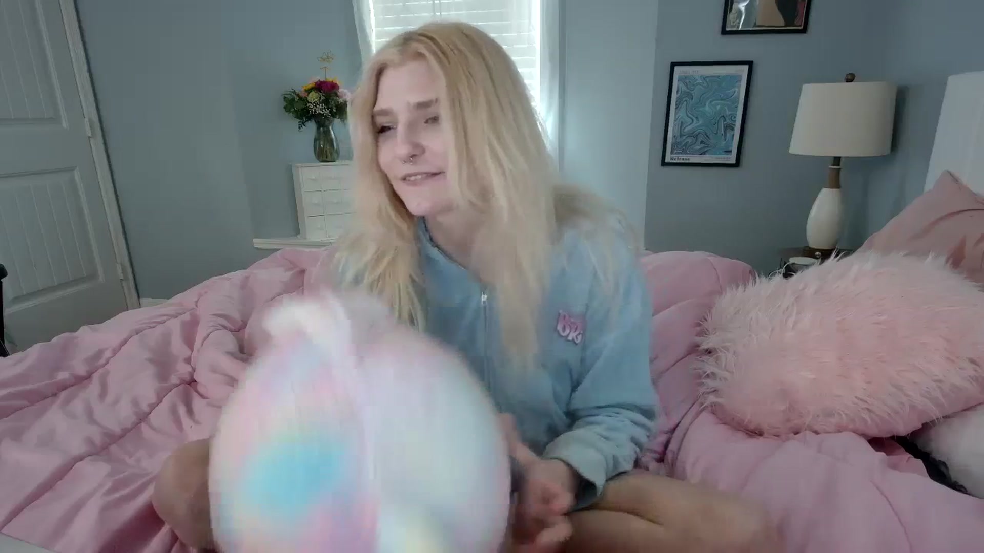 Gallery image thumbnail from DuckChan0's myfreecams stream on, 02/22/2024, 18:41 image 12 of 20