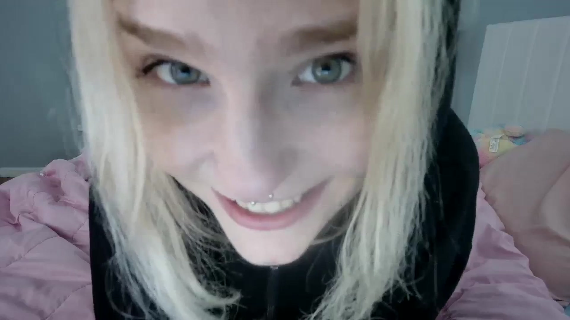 Gallery image thumbnail from DuckChan0's myfreecams stream on, 02/23/2024, 17:13 image 12 of 20