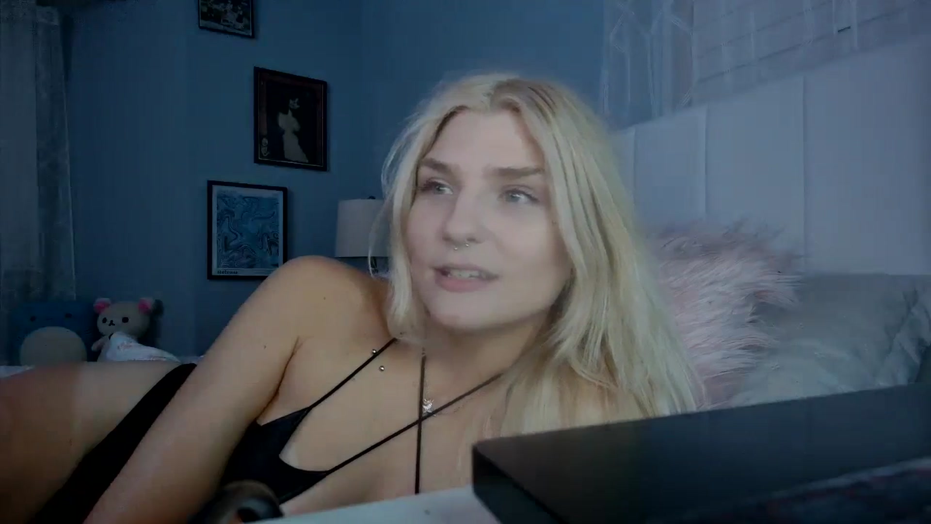 Gallery image thumbnail from DuckChan0's myfreecams stream on, 02/24/2024, 23:49 image 13 of 20