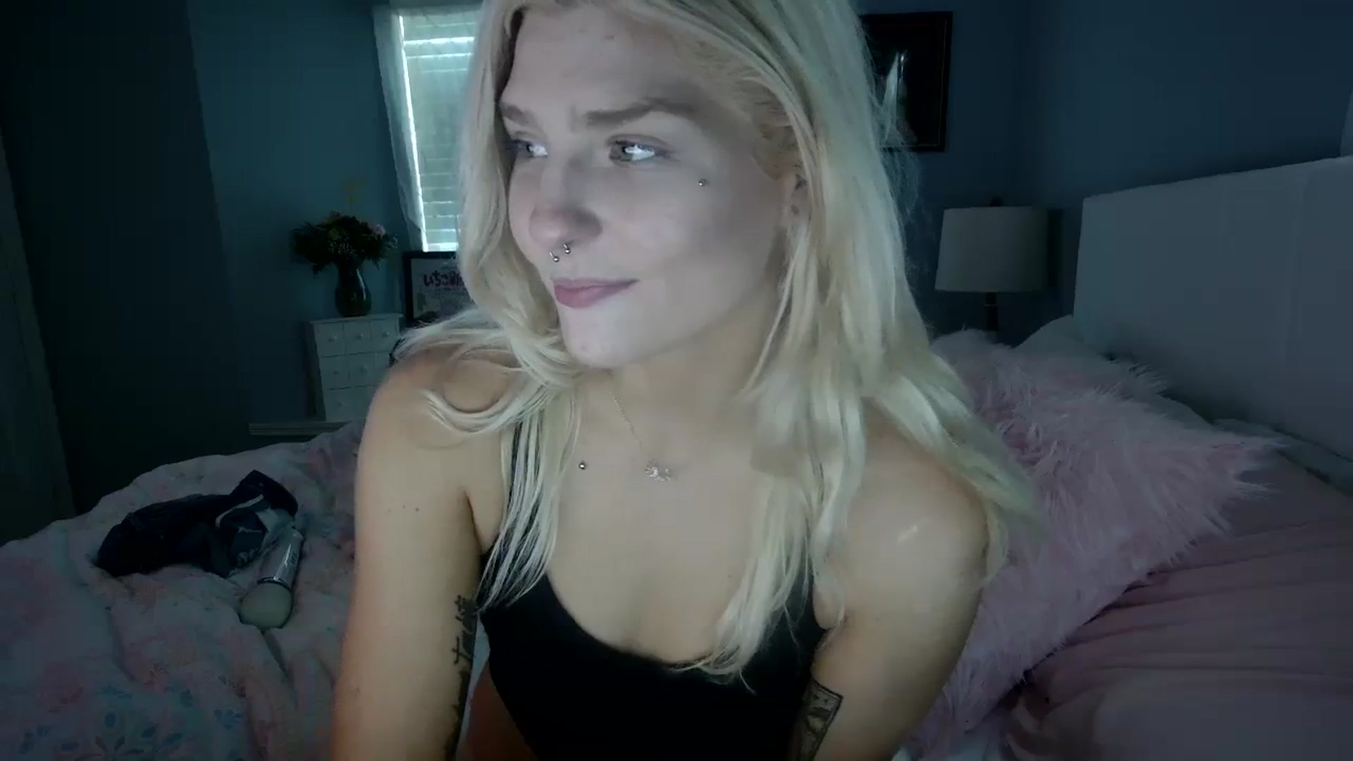 Gallery image thumbnail from DuckChan0's myfreecams stream on, 02/25/2024, 19:48 image 10 of 20