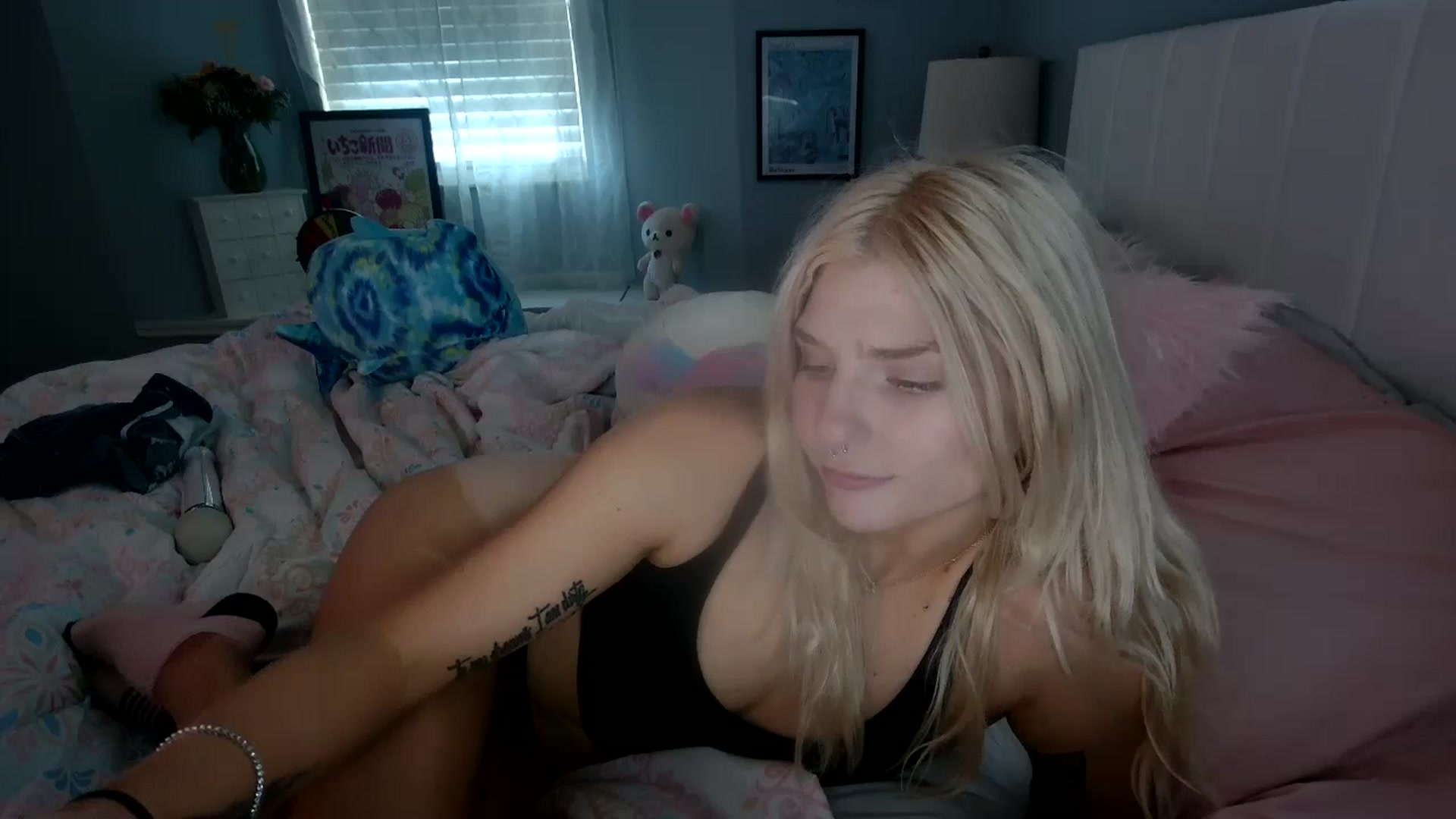 Gallery image thumbnail from DuckChan0's myfreecams stream on, 02/25/2024, 19:48 image 7 of 20