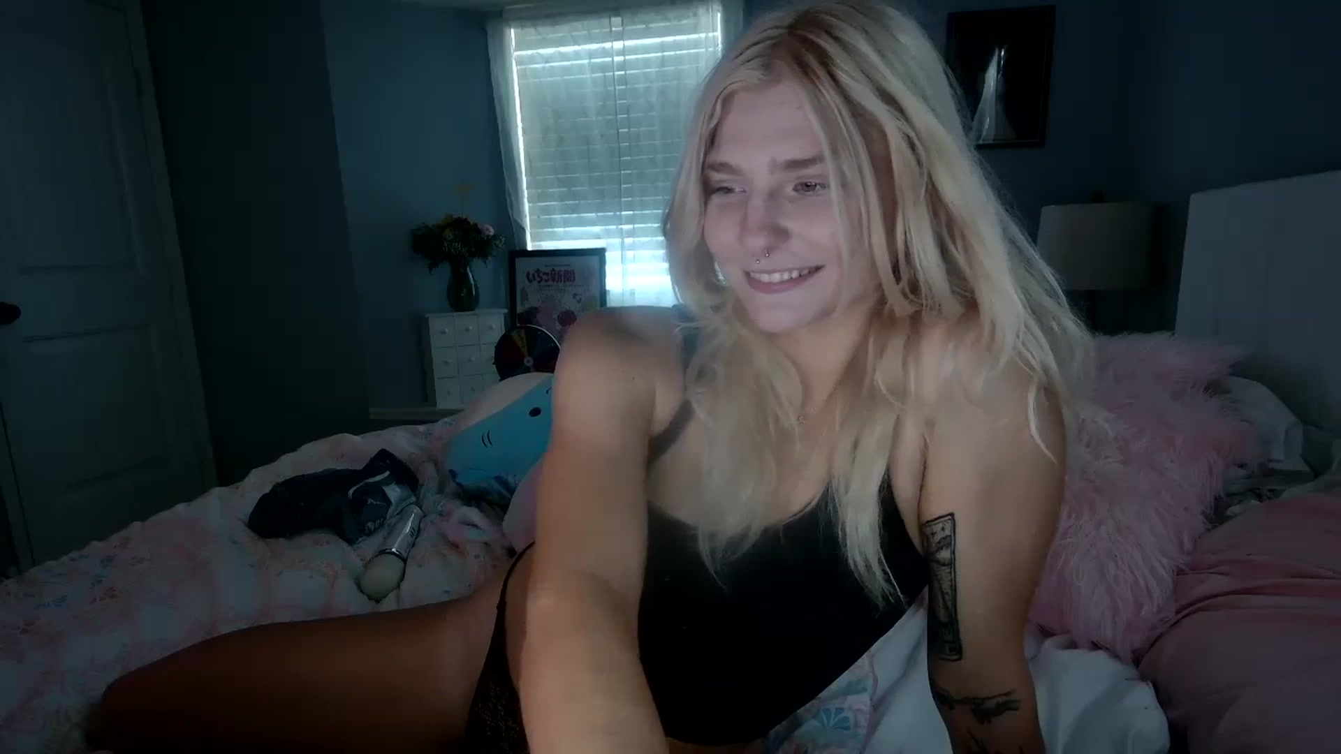 Gallery image thumbnail from DuckChan0's myfreecams stream on, 02/25/2024, 19:48 image 14 of 20