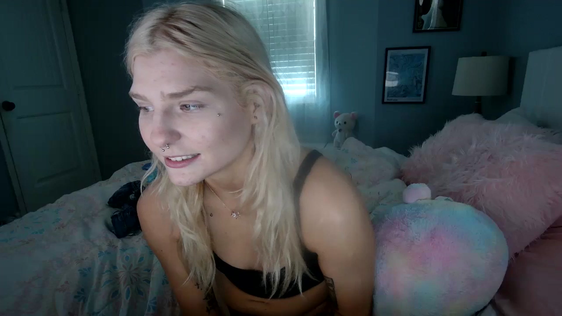Gallery image thumbnail from DuckChan0's myfreecams stream on, 02/25/2024, 19:48 image 4 of 20
