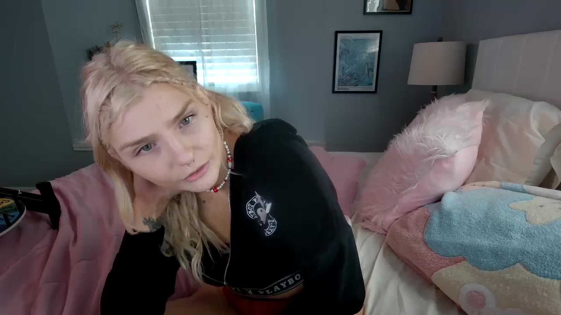 Gallery image thumbnail from DuckChan0's myfreecams stream on, 02/28/2024, 17:09 image 12 of 20