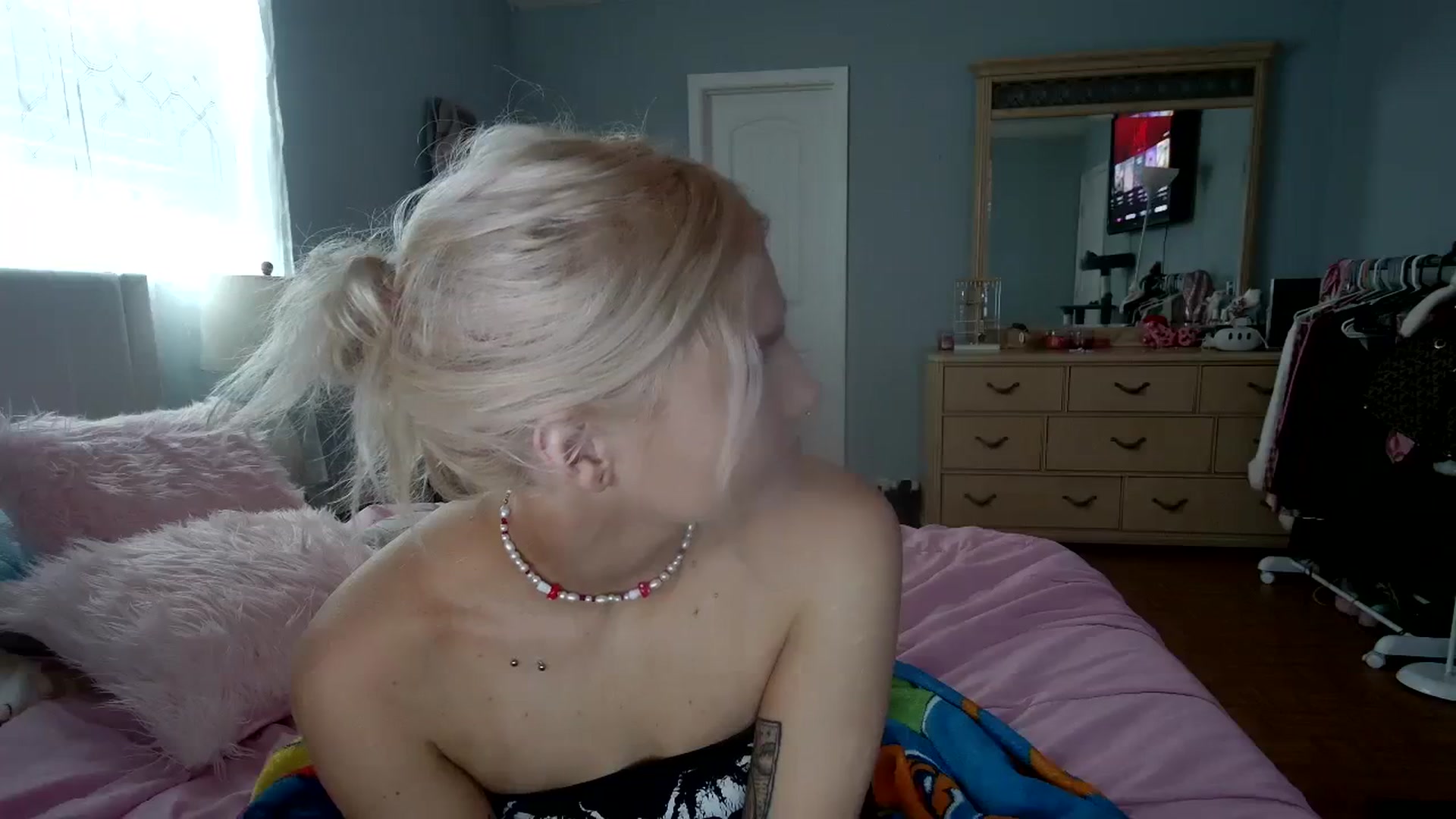 Gallery image thumbnail from DuckChan0's myfreecams stream on, 02/29/2024, 15:57 image 14 of 20