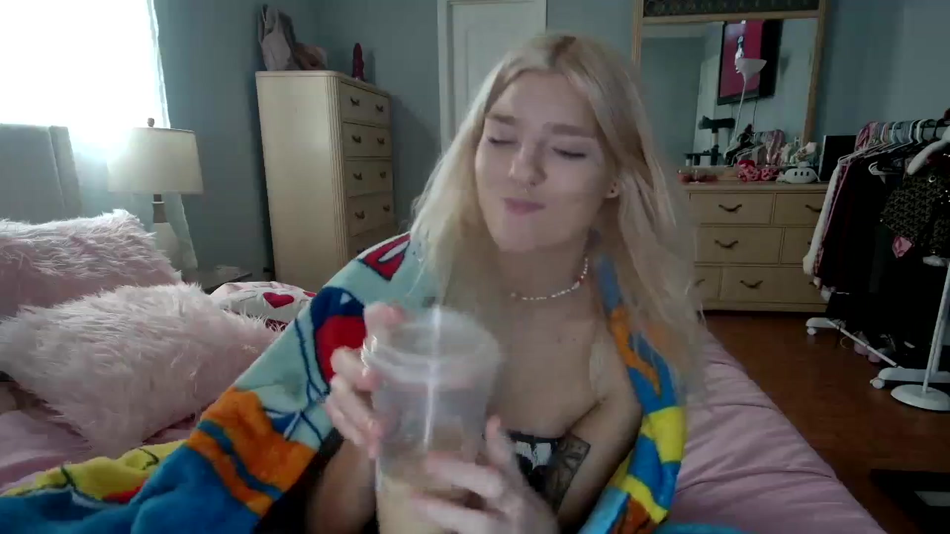 Gallery image thumbnail from DuckChan0's myfreecams stream on, 02/29/2024, 15:57 image 12 of 20