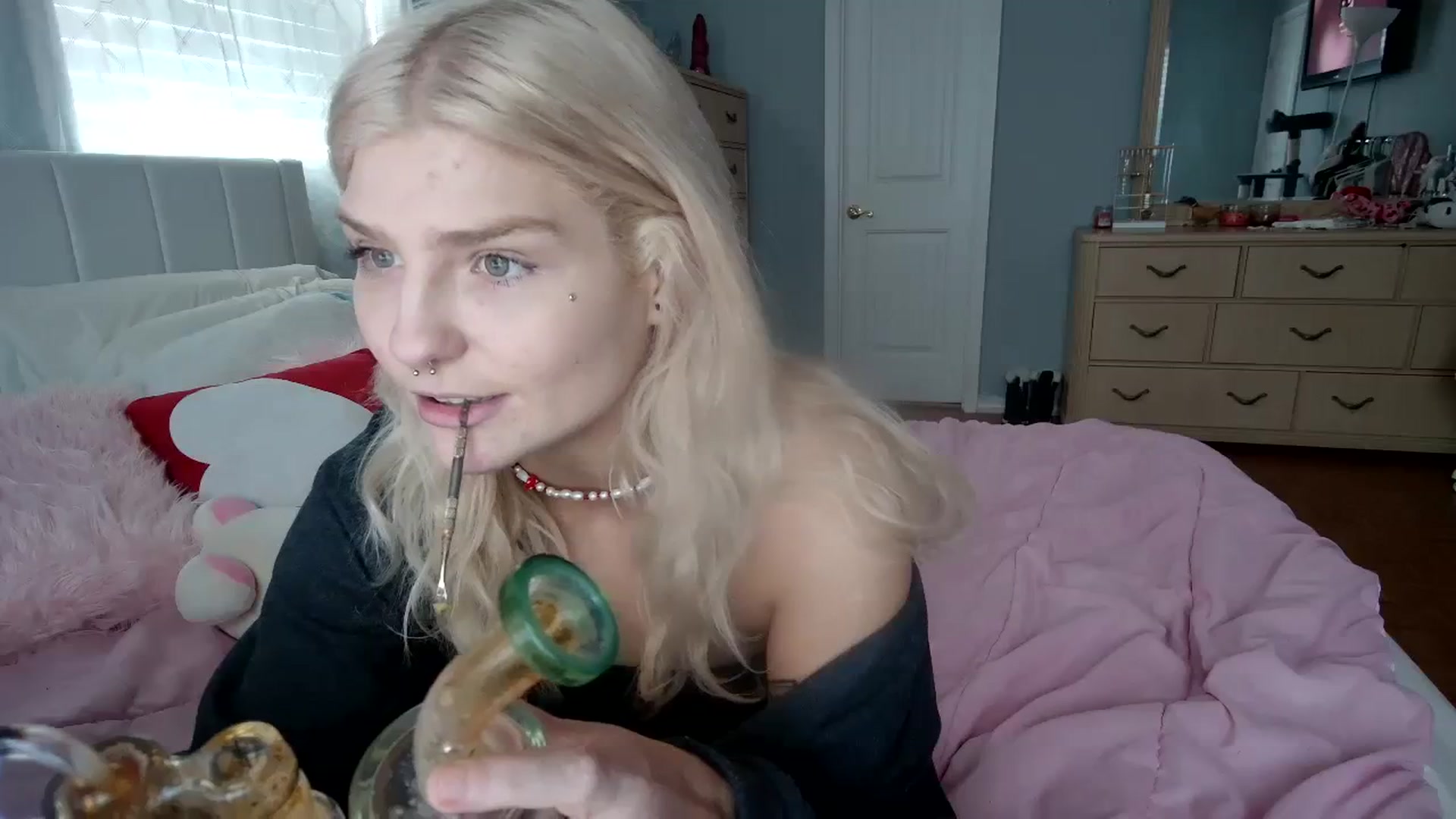 Gallery image thumbnail from DuckChan0's myfreecams stream on, 03/01/2024, 15:54 image 11 of 20