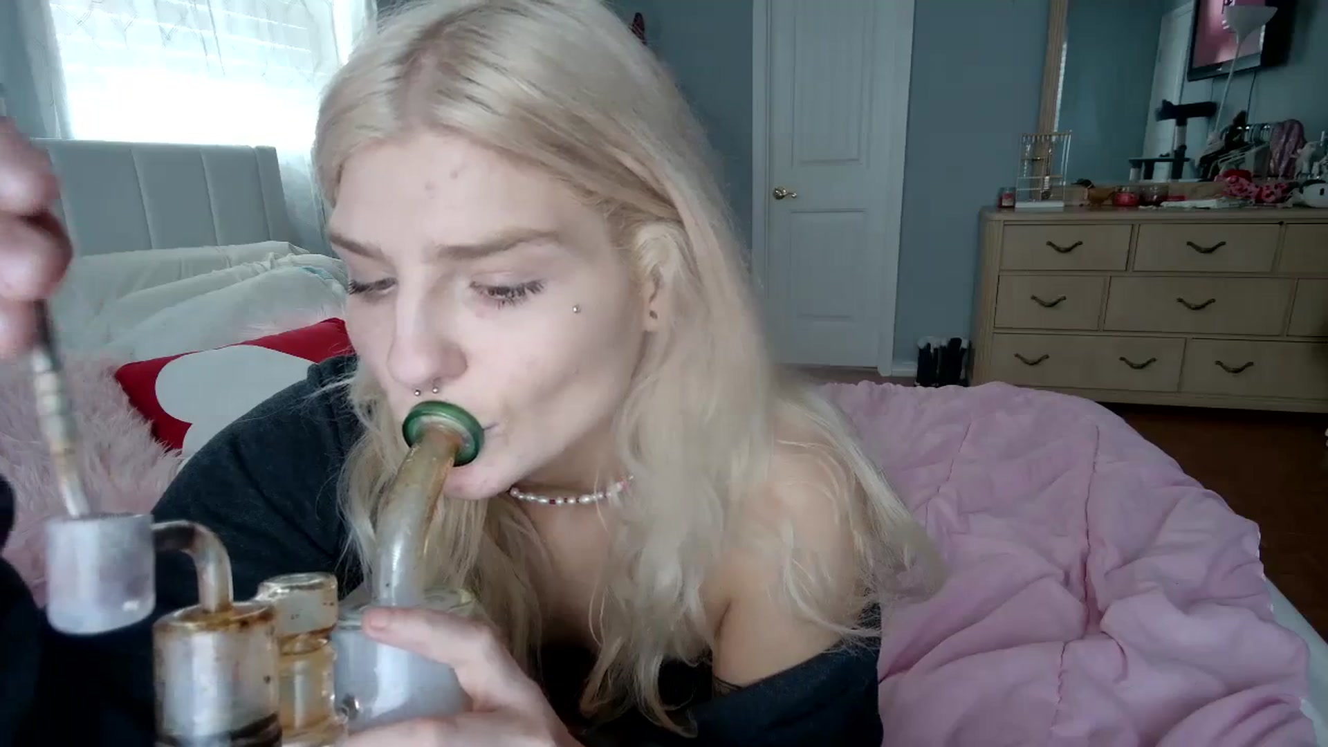 Gallery image thumbnail from DuckChan0's myfreecams stream on, 03/01/2024, 15:54 image 12 of 20