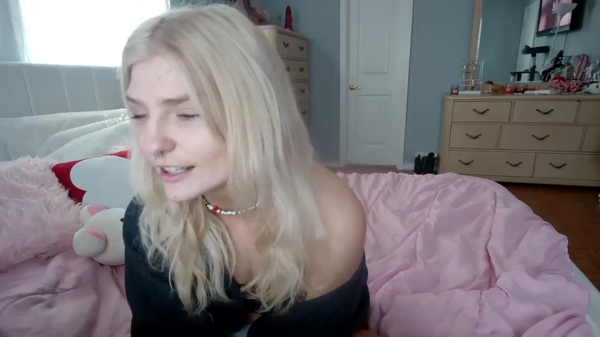 Gallery image thumbnail from DuckChan0's myfreecams stream on, 03/01/2024, 15:54 image 8 of 20