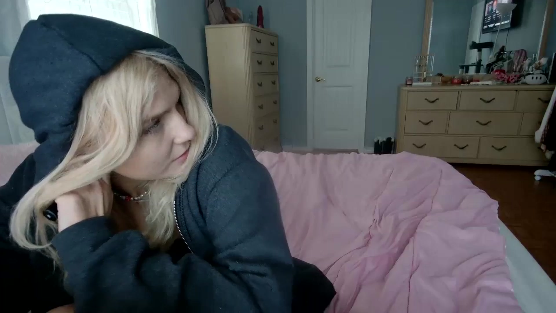 Gallery image thumbnail from DuckChan0's myfreecams stream on, 03/01/2024, 15:54 image 18 of 20