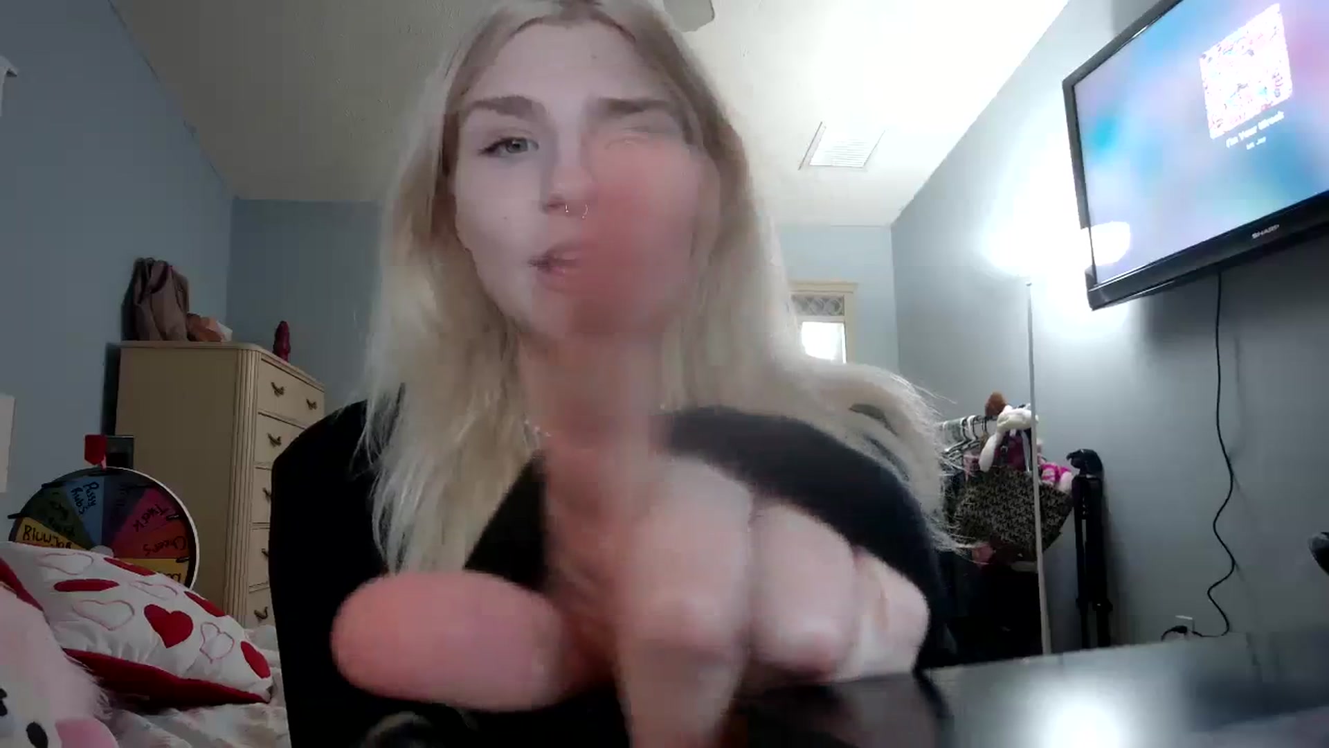 Gallery image thumbnail from DuckChan0's myfreecams stream on, 03/03/2024, 24:22 image 6 of 20