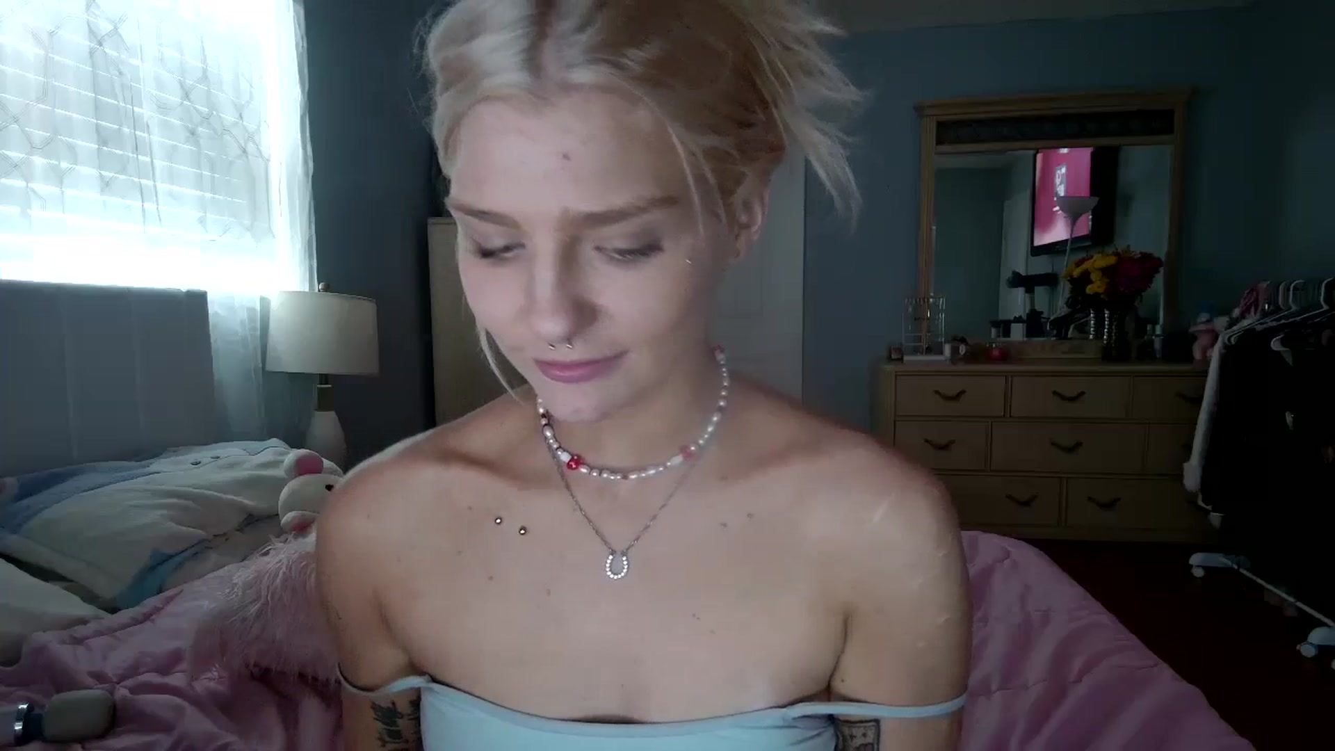 Gallery image thumbnail from DuckChan0's myfreecams stream on, 03/04/2024, 17:14 image 7 of 20