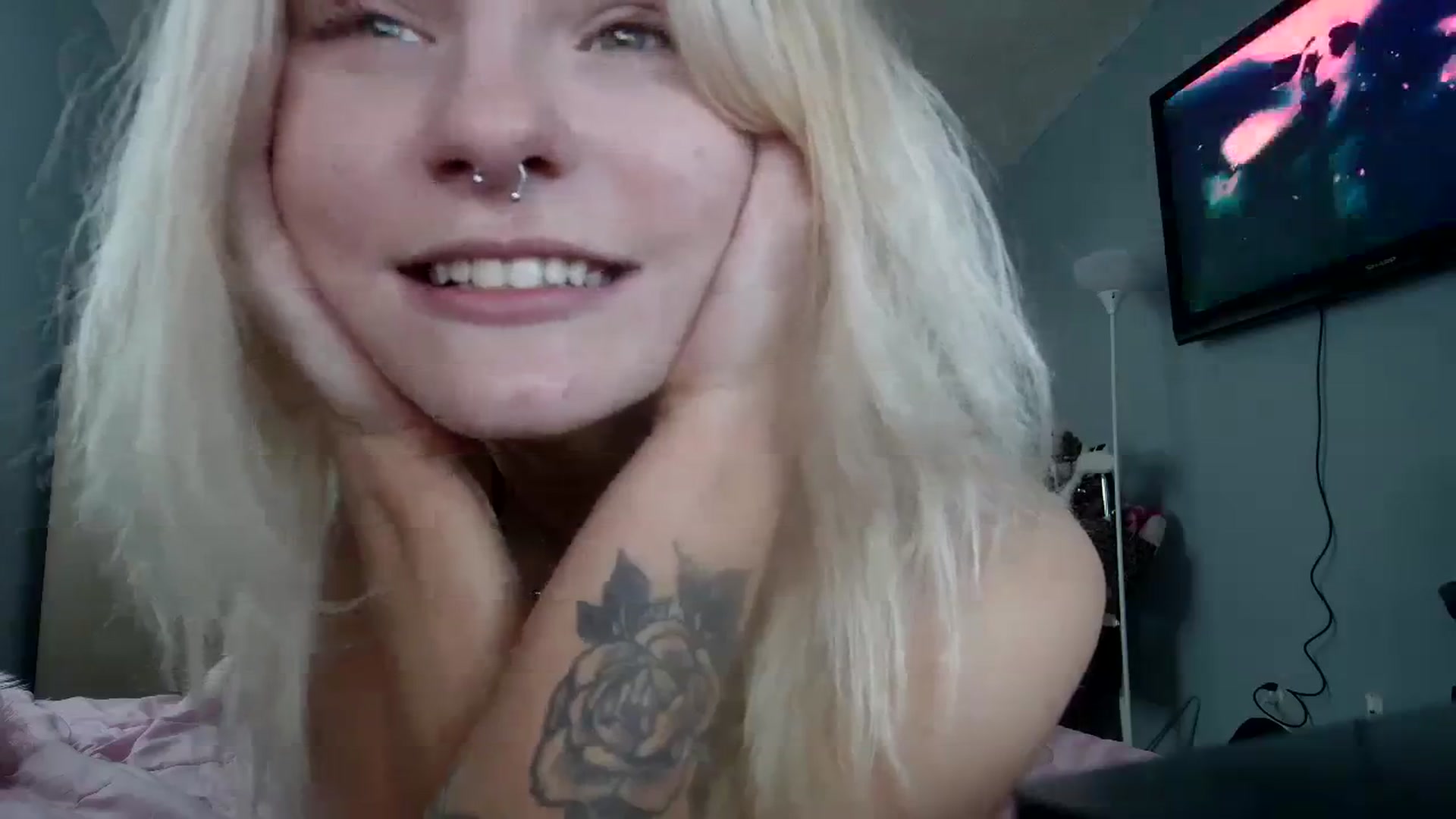 Gallery image thumbnail from DuckChan0's myfreecams stream on, 03/05/2024, 16:56 image 14 of 20