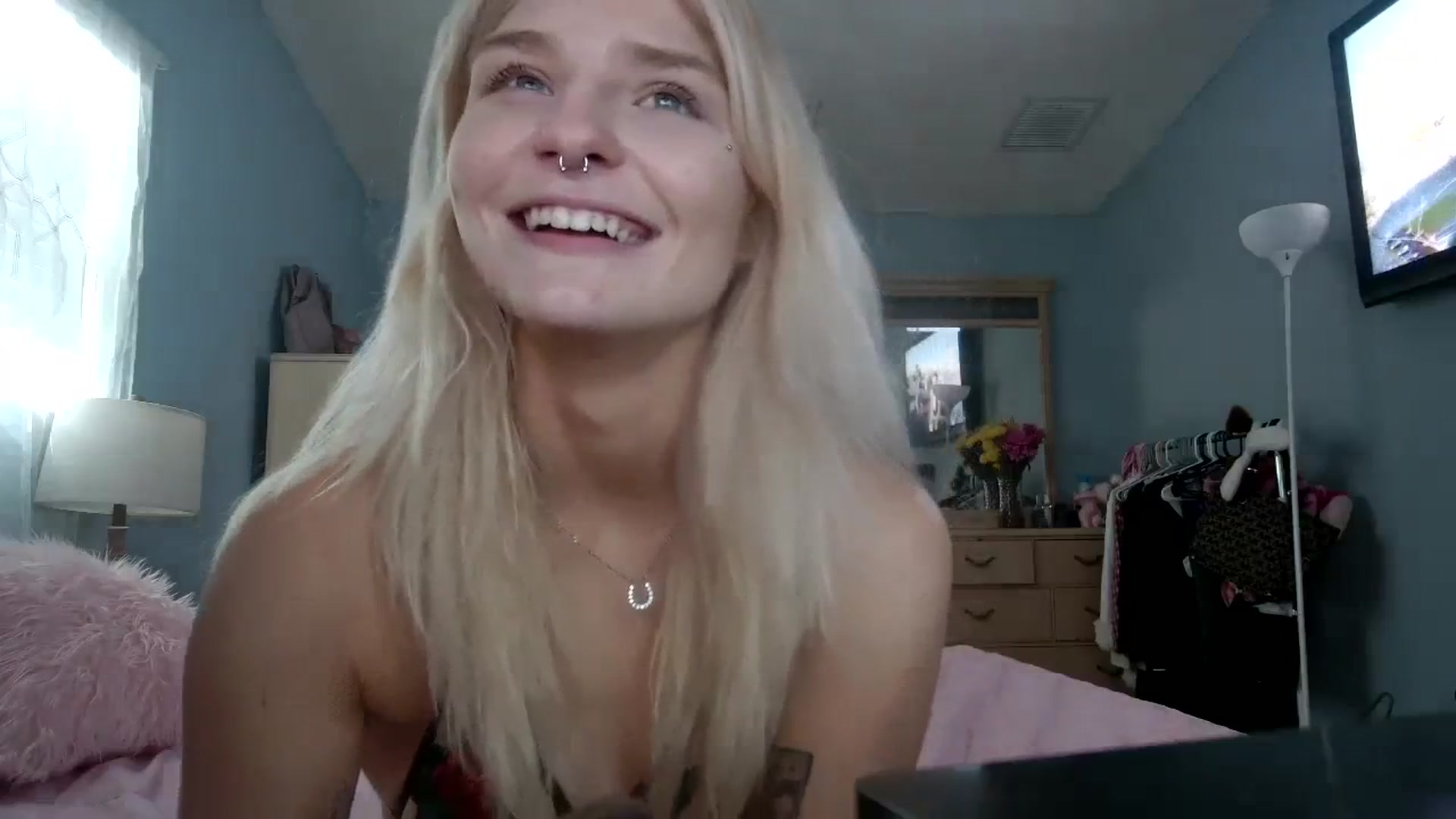 Gallery image thumbnail from DuckChan0's myfreecams stream on, 03/05/2024, 16:56 image 8 of 20