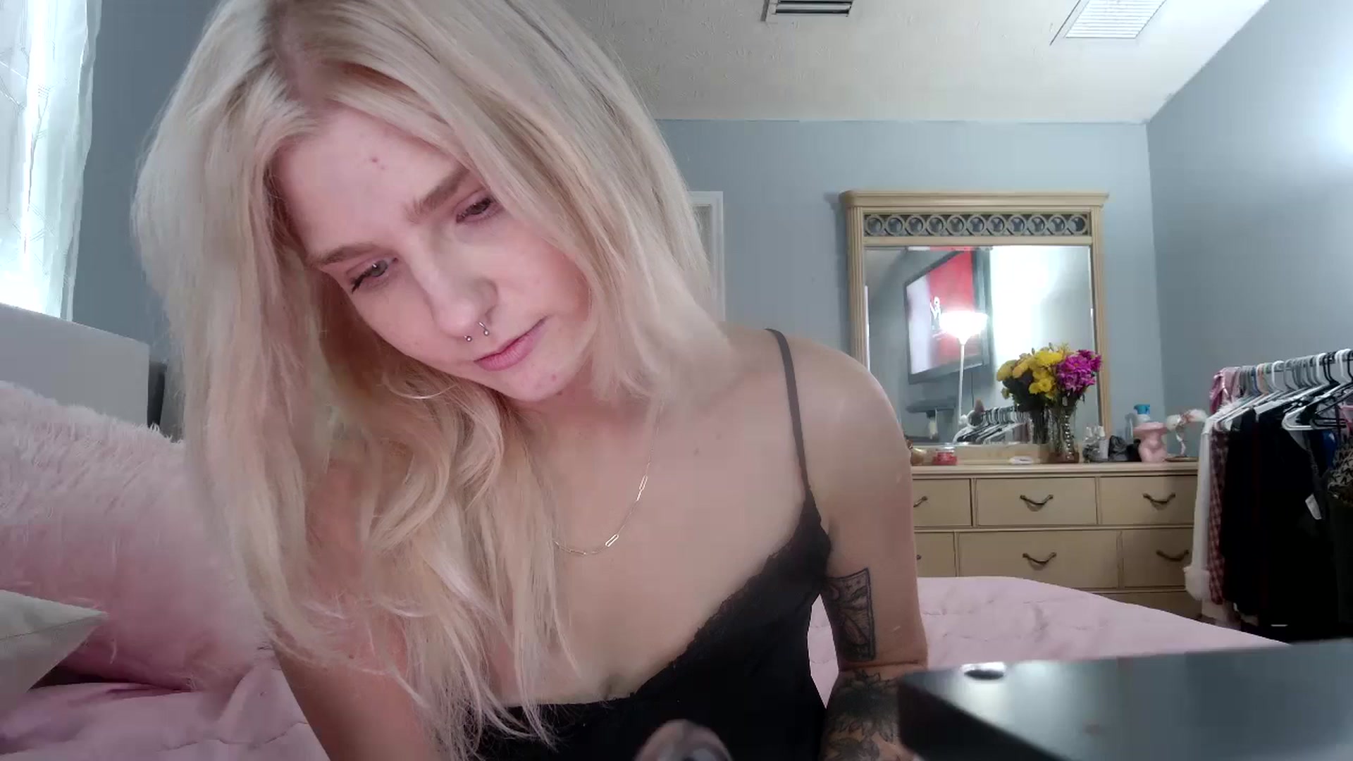 Gallery image thumbnail from DuckChan0's myfreecams stream on, 03/06/2024, 15:39 image 6 of 20