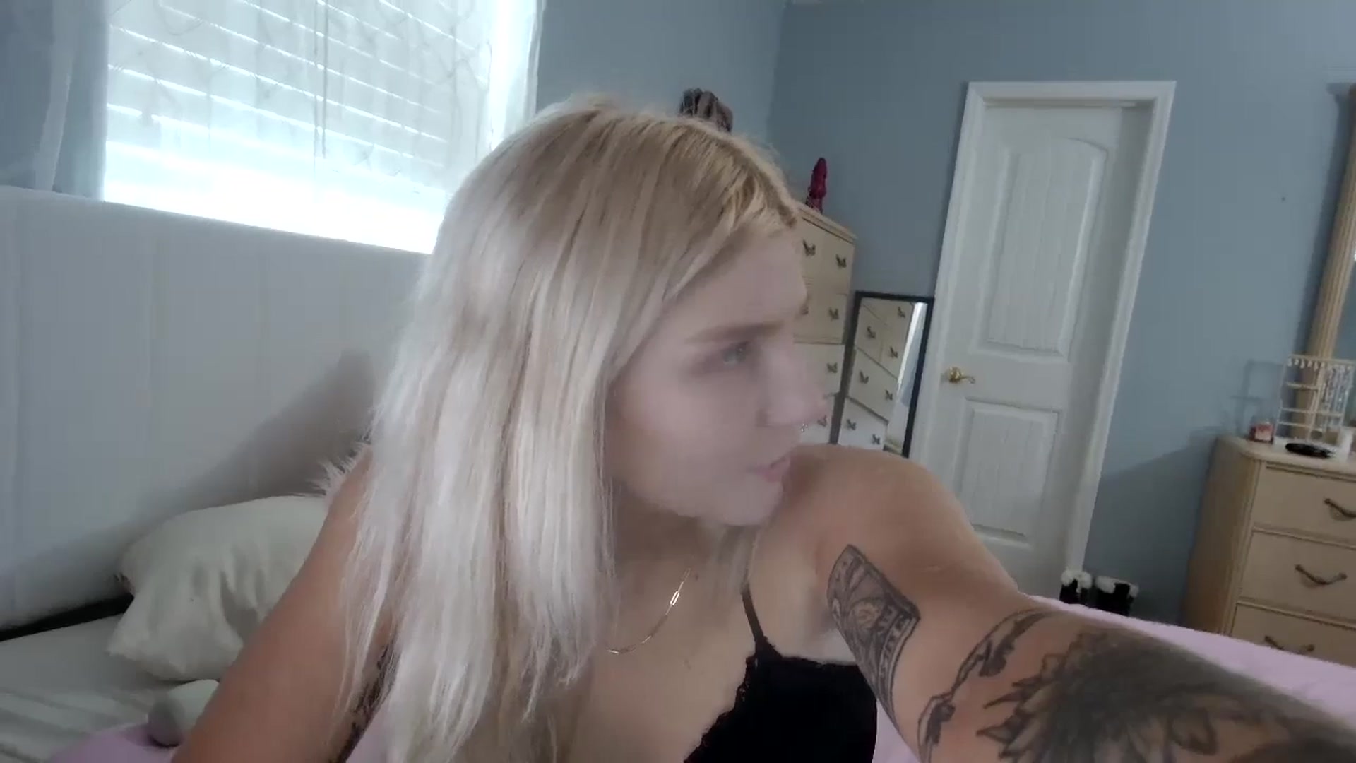 Gallery image thumbnail from DuckChan0's myfreecams stream on, 03/06/2024, 15:39 image 11 of 20
