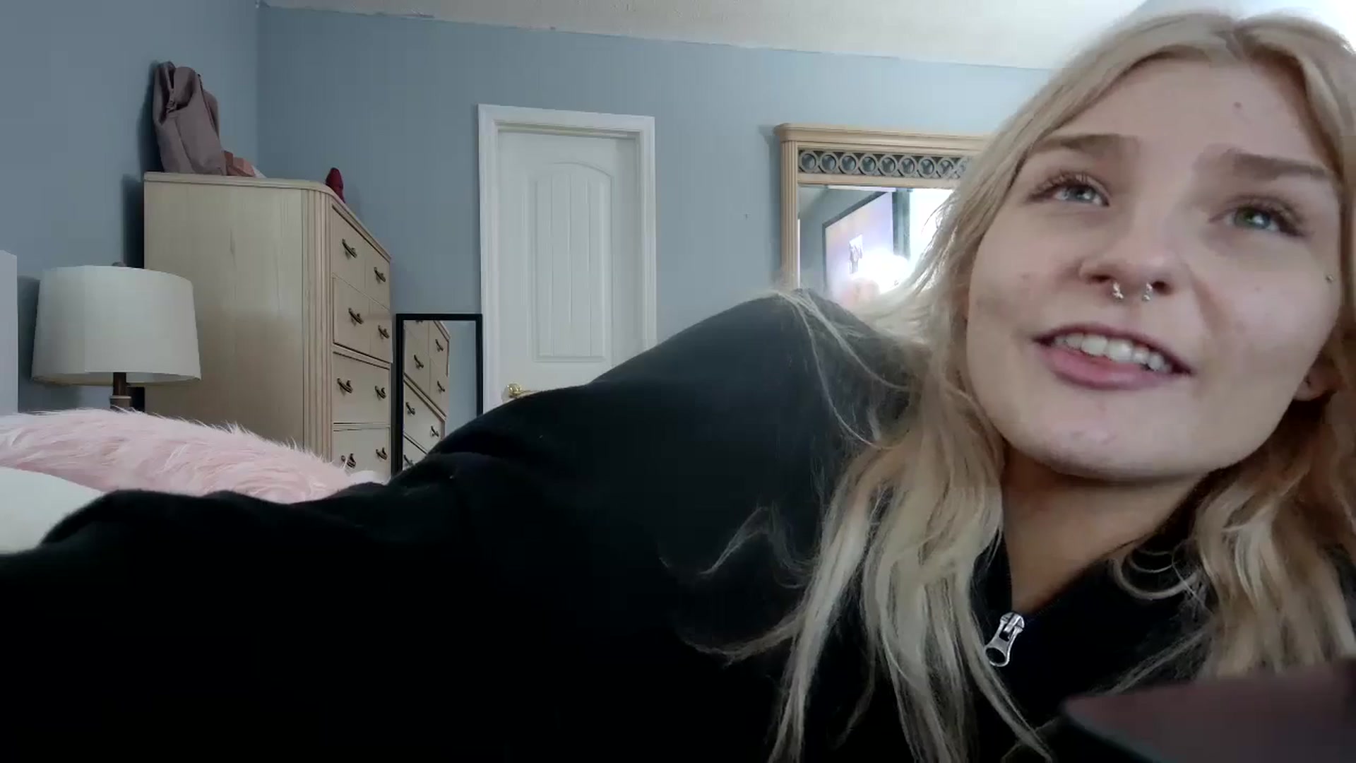Gallery image thumbnail from DuckChan0's myfreecams stream on, 03/06/2024, 17:36 image 9 of 20