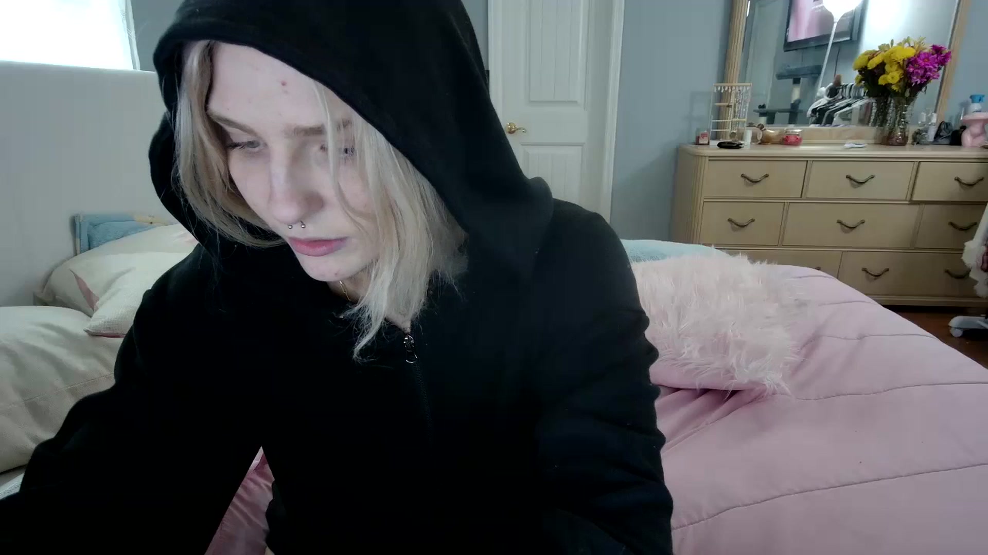 Gallery image thumbnail from DuckChan0's myfreecams stream on, 03/06/2024, 17:36 image 11 of 20