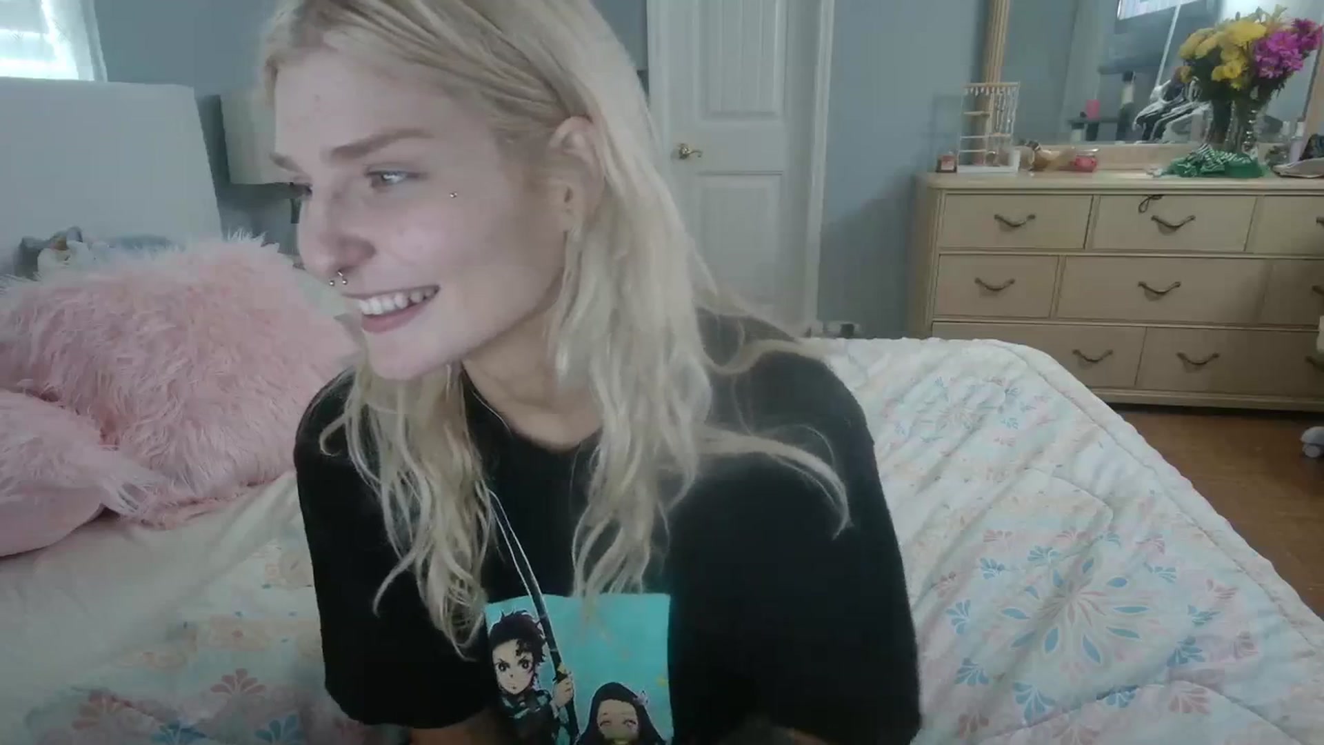 Gallery image thumbnail from DuckChan0's myfreecams stream on, 03/07/2024, 17:41 image 19 of 20