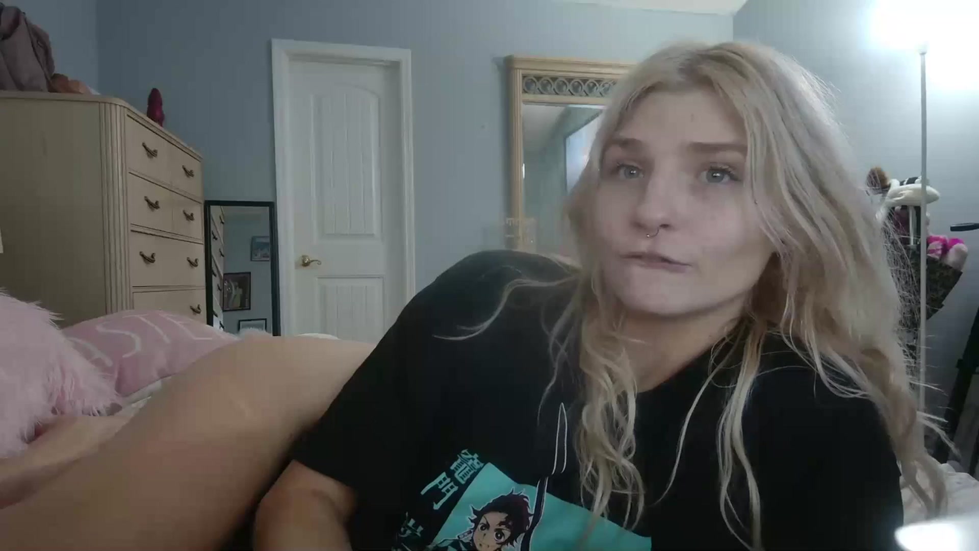 Gallery image thumbnail from DuckChan0's myfreecams stream on, 03/07/2024, 17:41 image 16 of 20