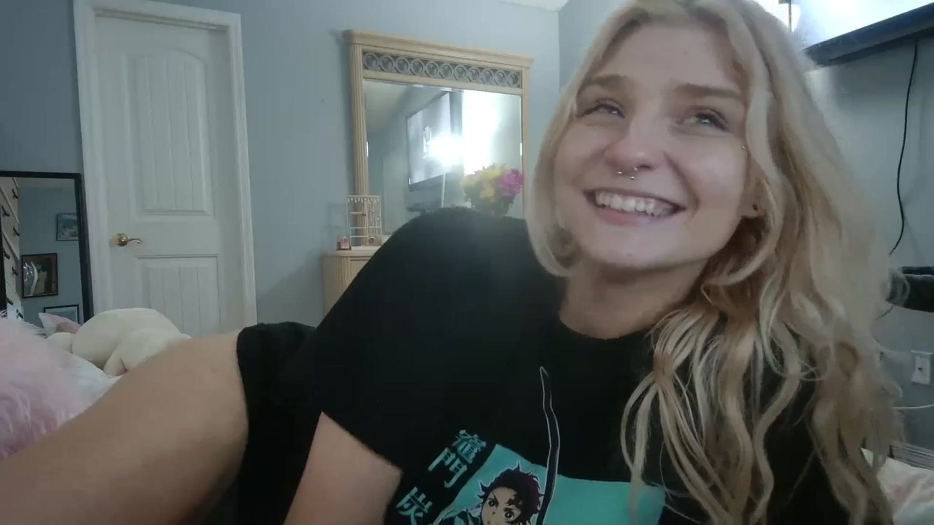 Gallery image thumbnail from DuckChan0's myfreecams stream on, 03/07/2024, 17:41 image 3 of 20