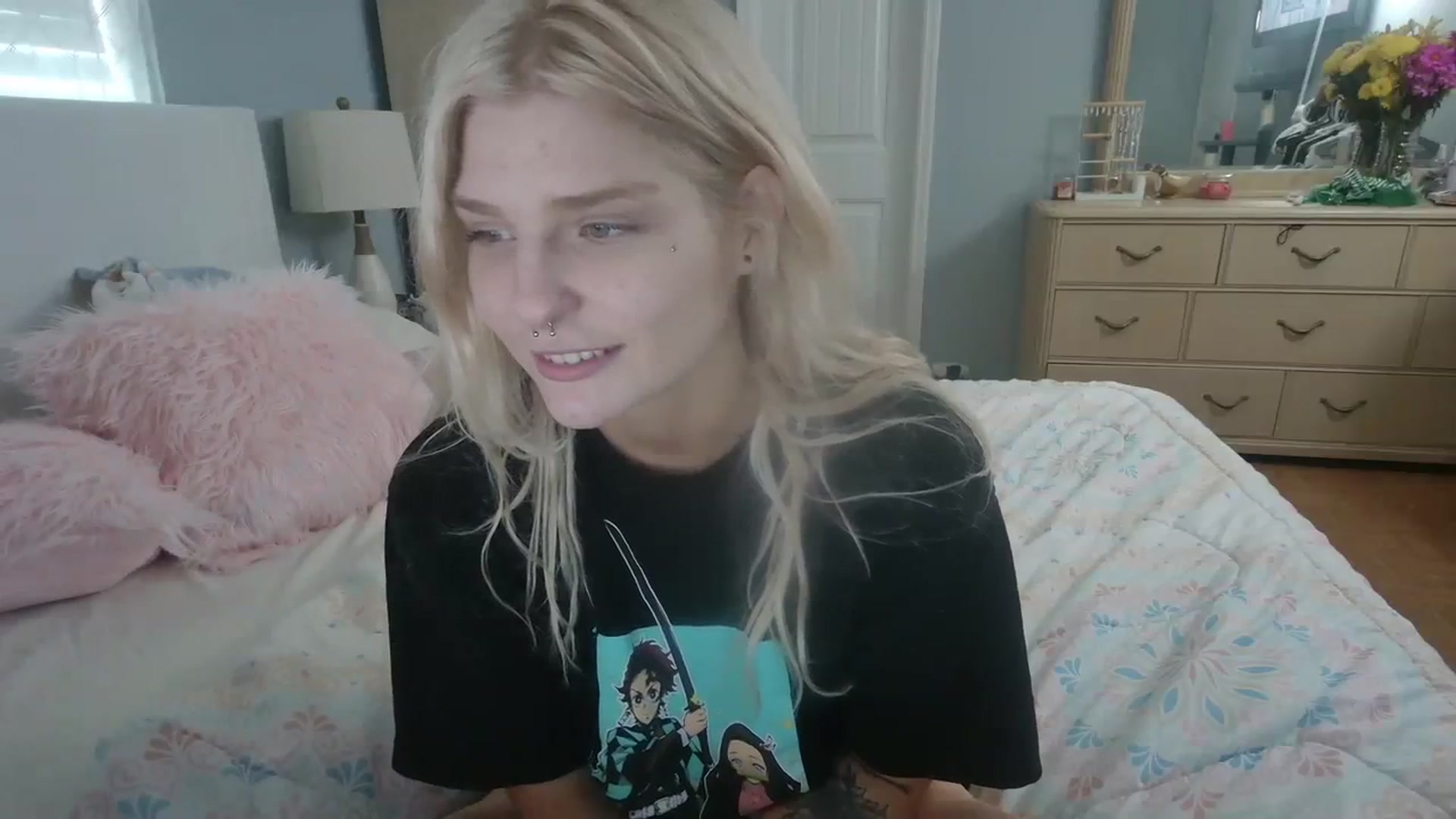 Gallery image thumbnail from DuckChan0's myfreecams stream on, 03/07/2024, 17:41 image 18 of 20