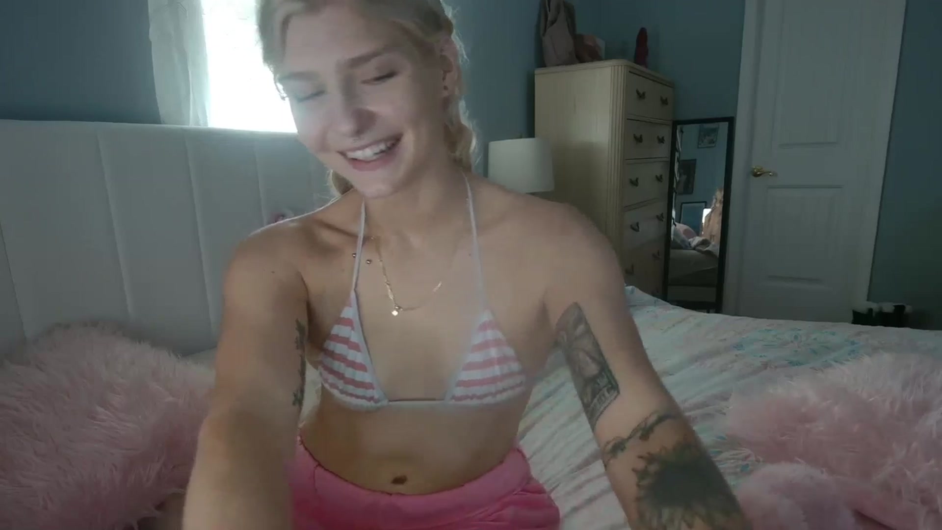 Gallery image thumbnail from DuckChan0's myfreecams stream on, 03/08/2024, 16:01 image 20 of 20