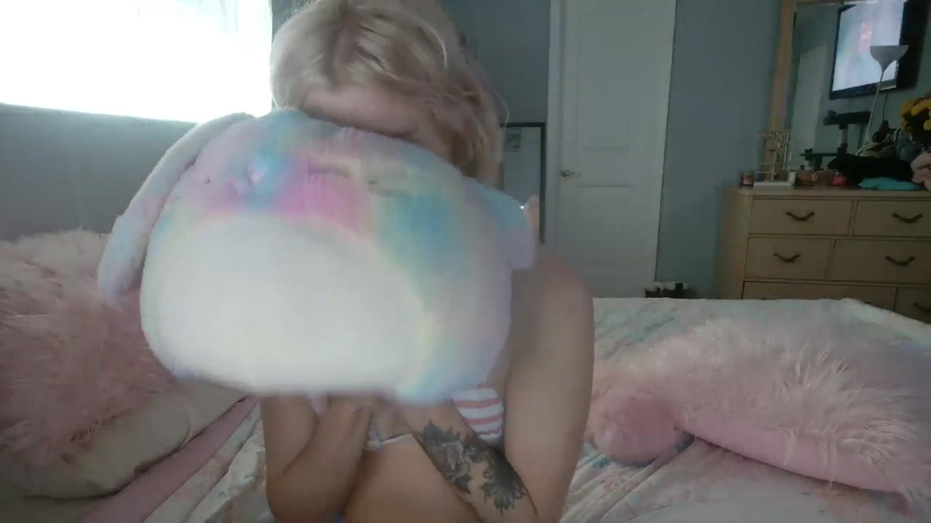 Gallery image thumbnail from DuckChan0's myfreecams stream on, 03/08/2024, 16:27 image 11 of 20