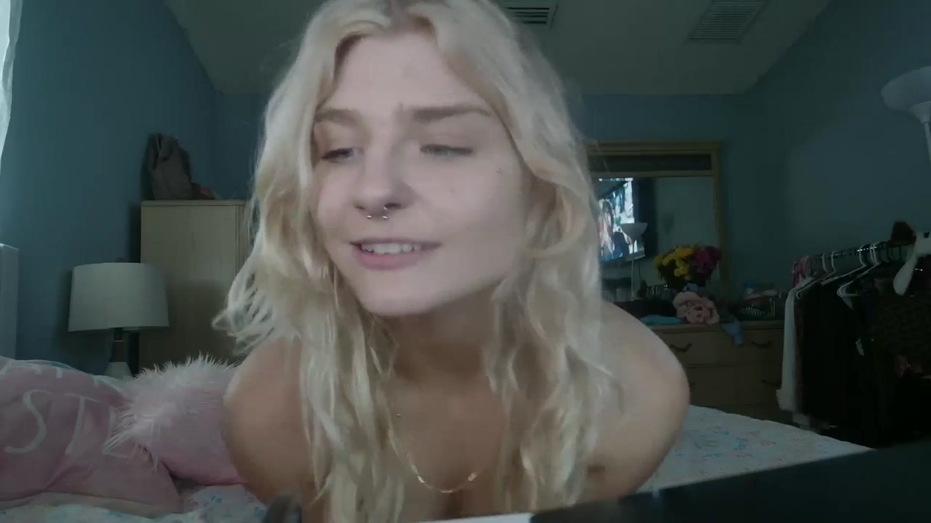 Gallery image thumbnail from DuckChan0's myfreecams stream on, 03/08/2024, 17:25 image 12 of 20